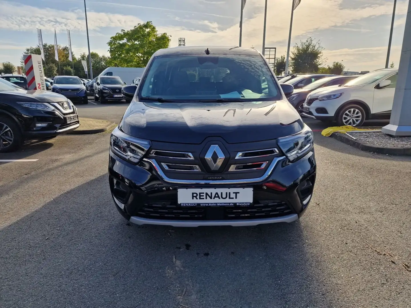 Renault Kangoo Equilibre E-TECH PDC,BT,Klima,LED,Kamera Schwarz - 2