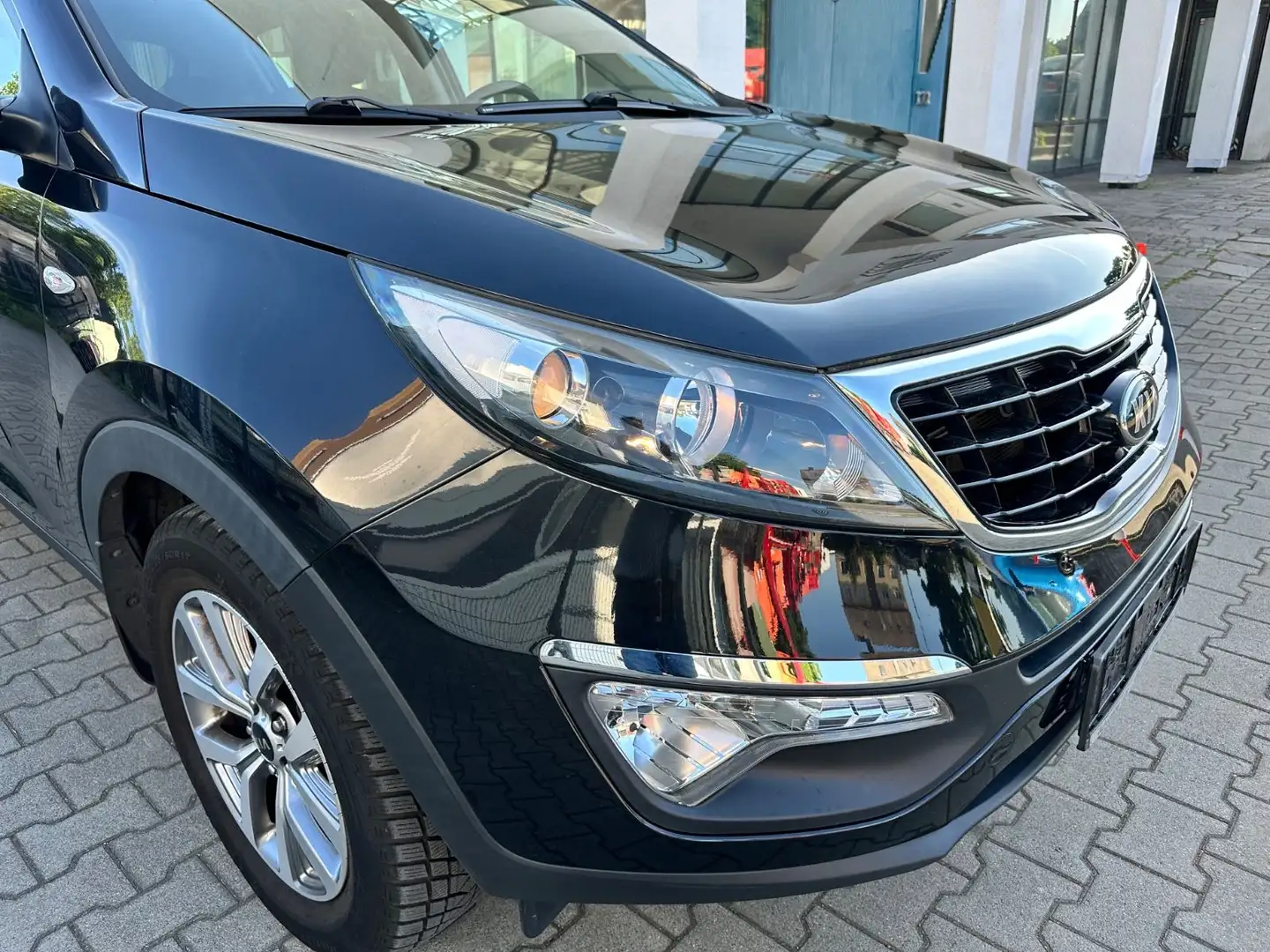 Kia Sportage Attract 2WD * 1.Hand *Scheckheftgepfle. Noir - 1