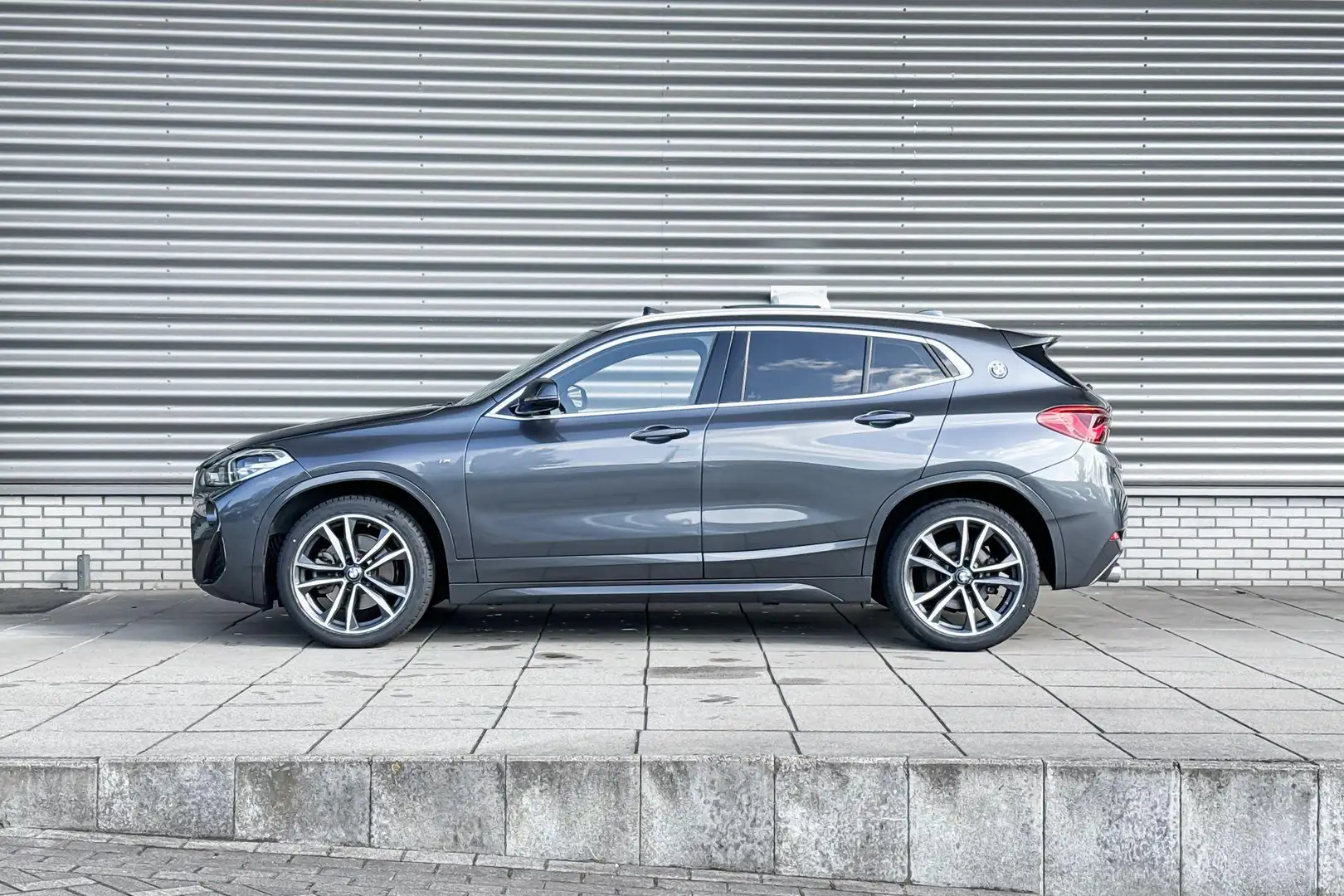 BMW X2 sDrive20i High Executive / M Sportpakket / Panoram Gris - 2