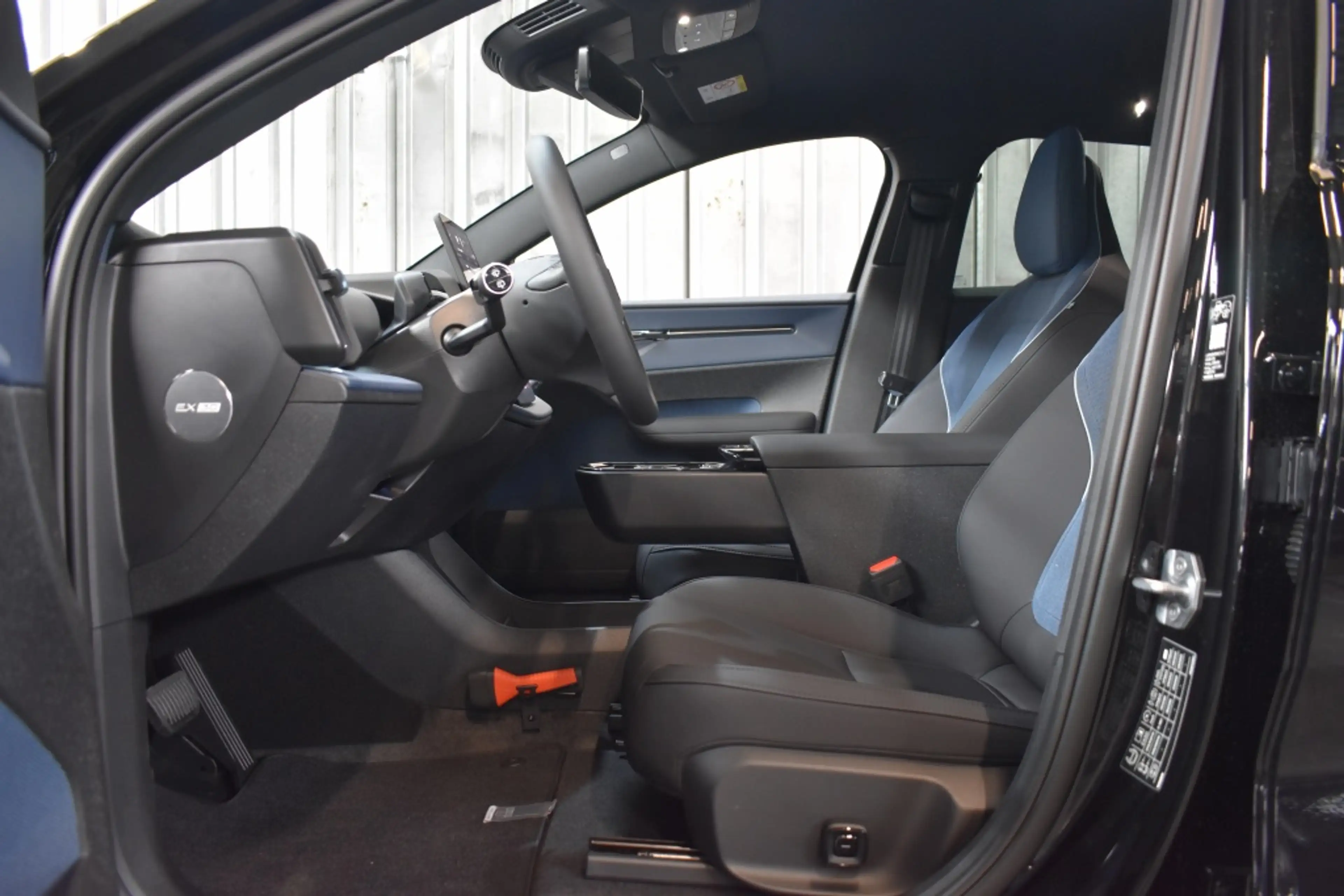 Volvo EX30 P5 Long Range 69kWh/272PK Plus Europa | BLIS | Ele — photo 10