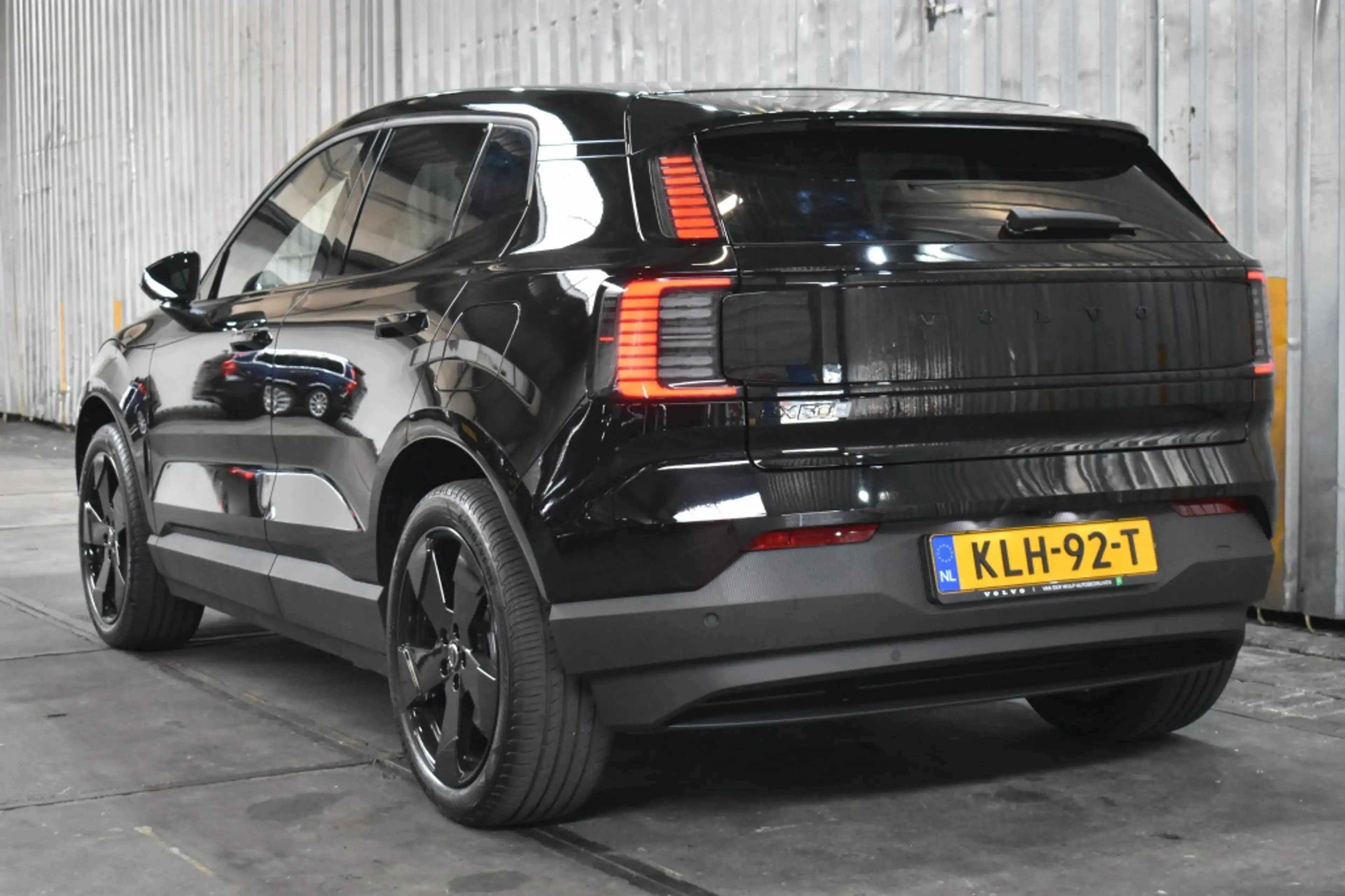Volvo EX30 P5 Long Range 69kWh/272PK Plus Europa | BLIS | Ele — photo 2