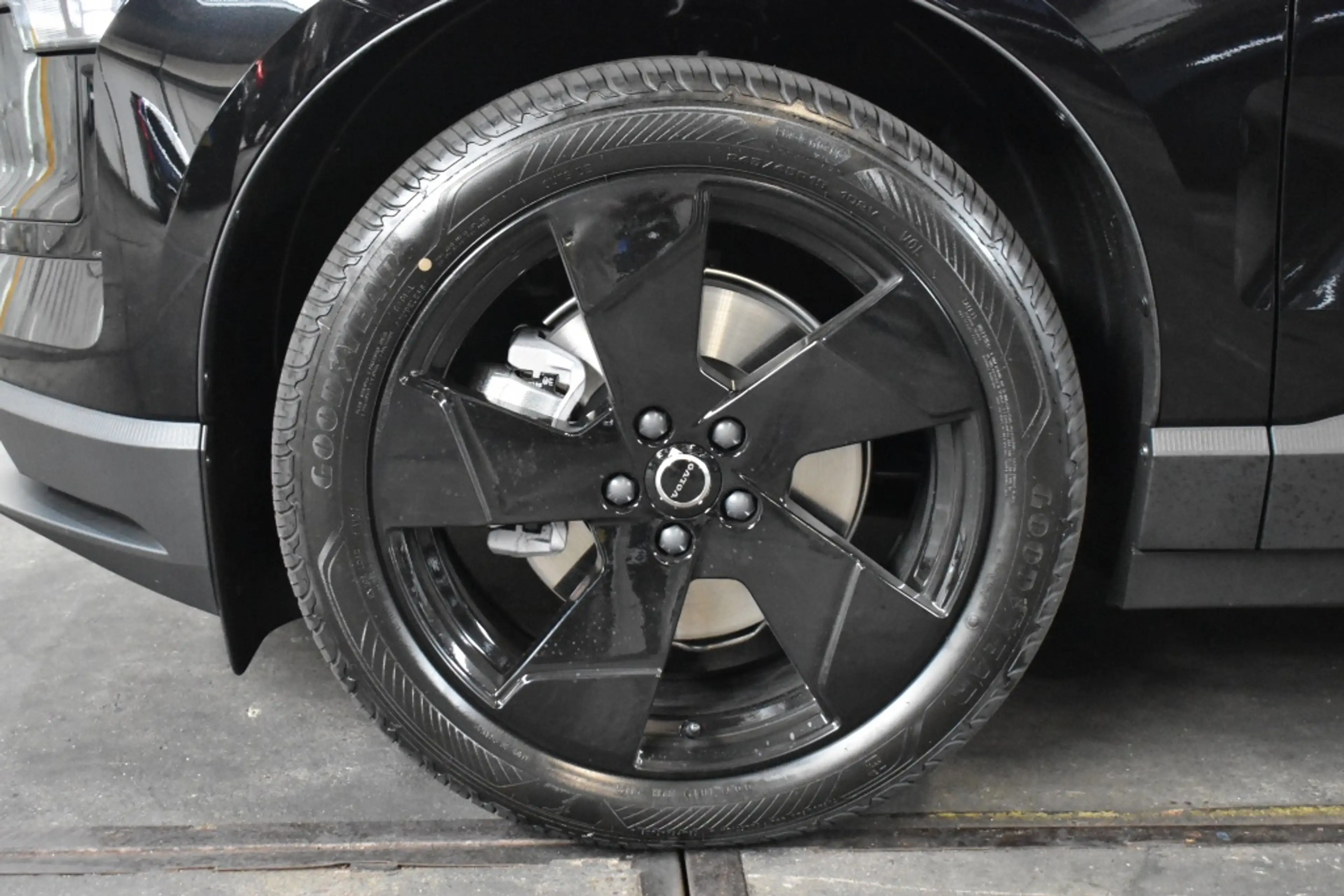 Volvo EX30 P5 Long Range 69kWh/272PK Plus Europa | BLIS | Ele — photo 5
