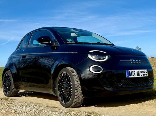 Imagine Fiat 500e 500e 42kWh la Prima (by Bocelli)
