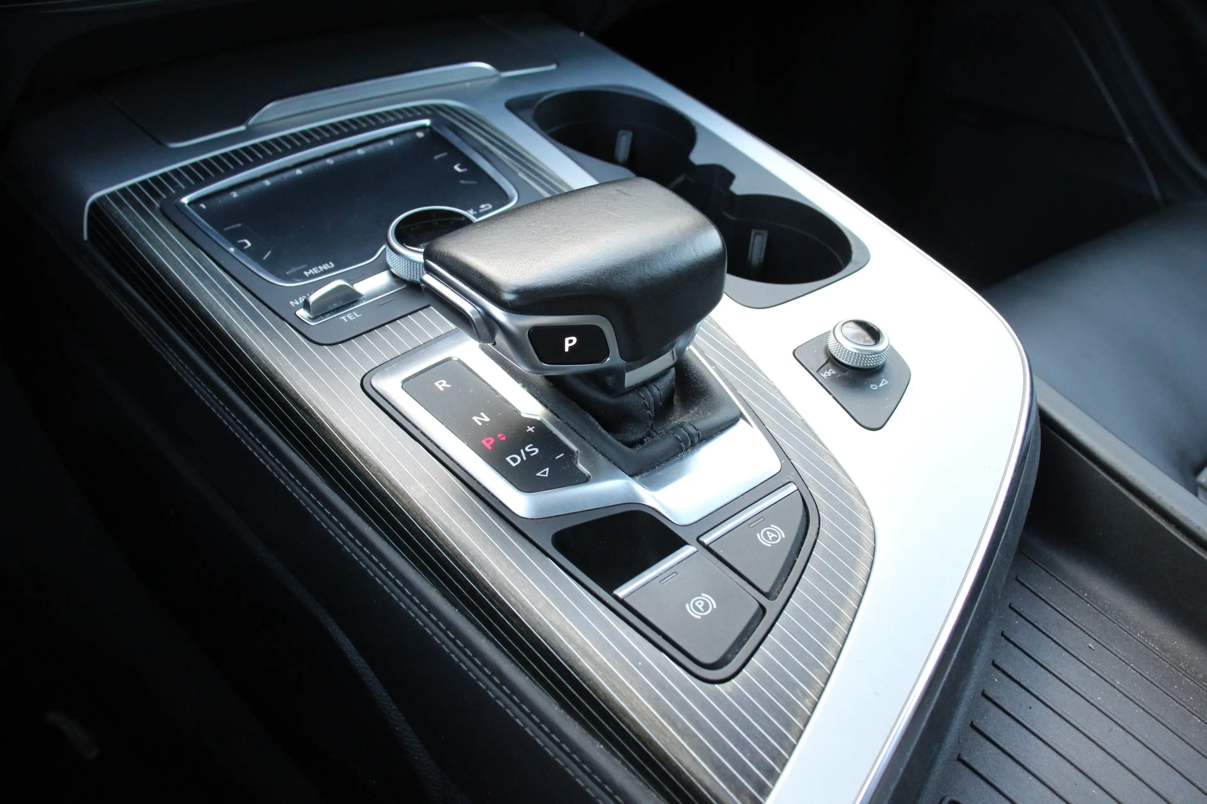 Audi Q7 e-tron 3.0 TDI quattro Sport | PANODAK | NIGHT VISION | E — photo 11