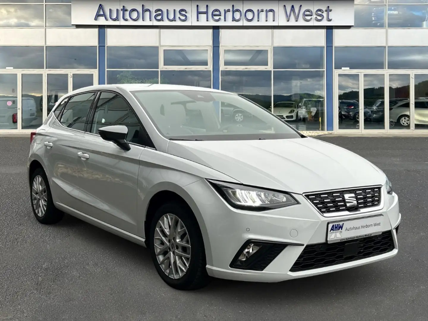 SEAT Ibiza Xcellence 1.0 TSI LED Klimaautomatik SHZ Parklenka Weiß - 2