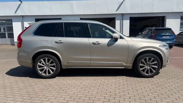 Volvo XC90 view 6