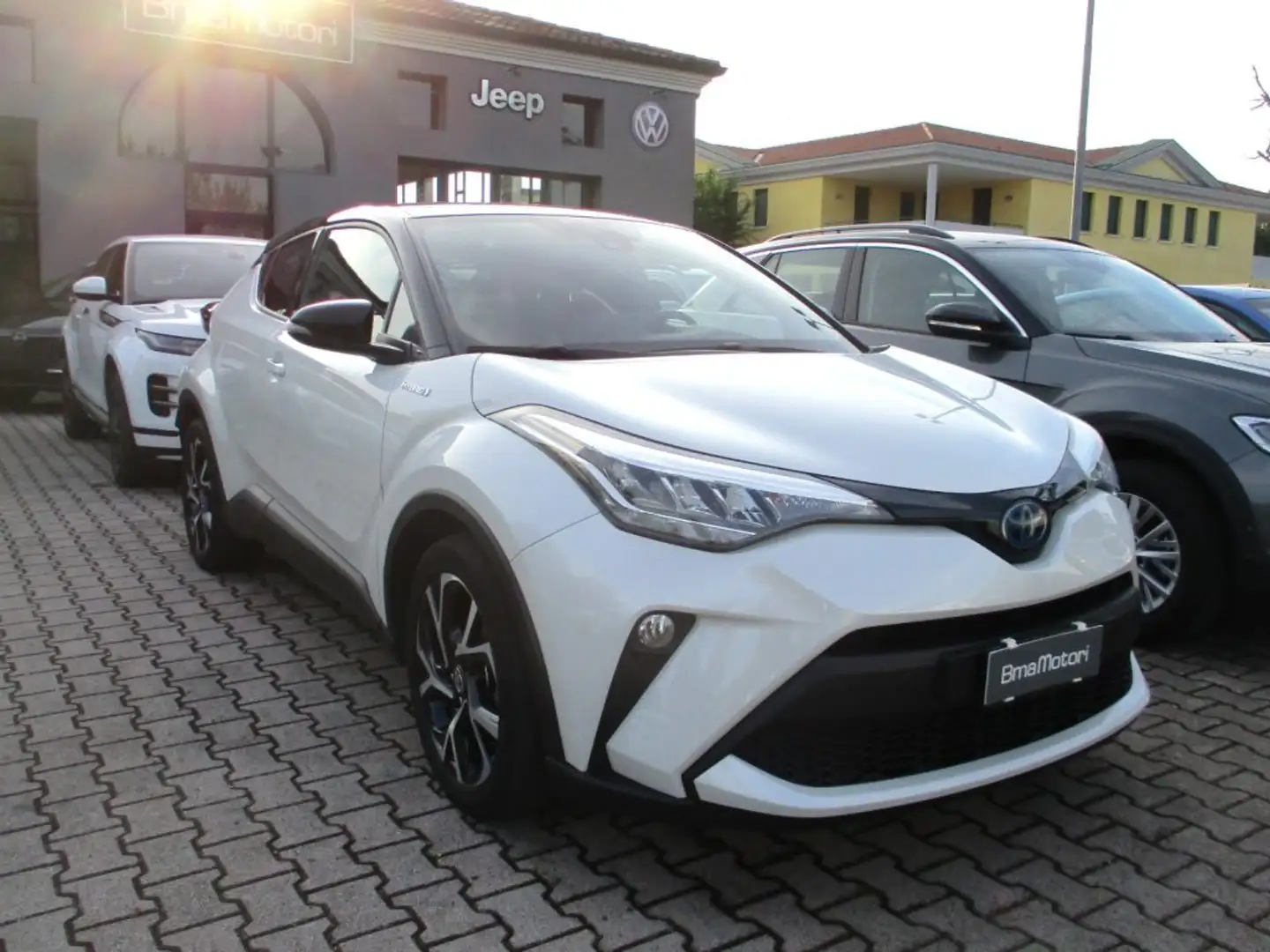 Toyota C-HR 2.0 Hybrid E-CVT Trend LED/Camera/Sensori Bianco - 1