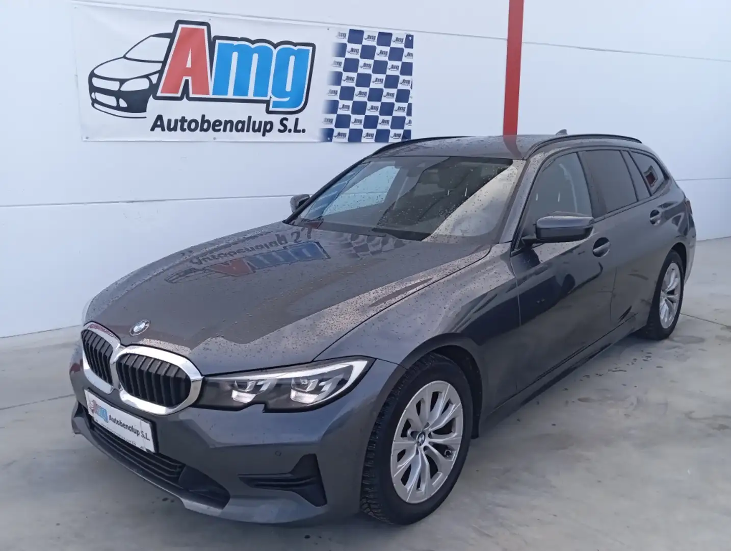 BMW 318 318d Touring (4.75) Grau - 1