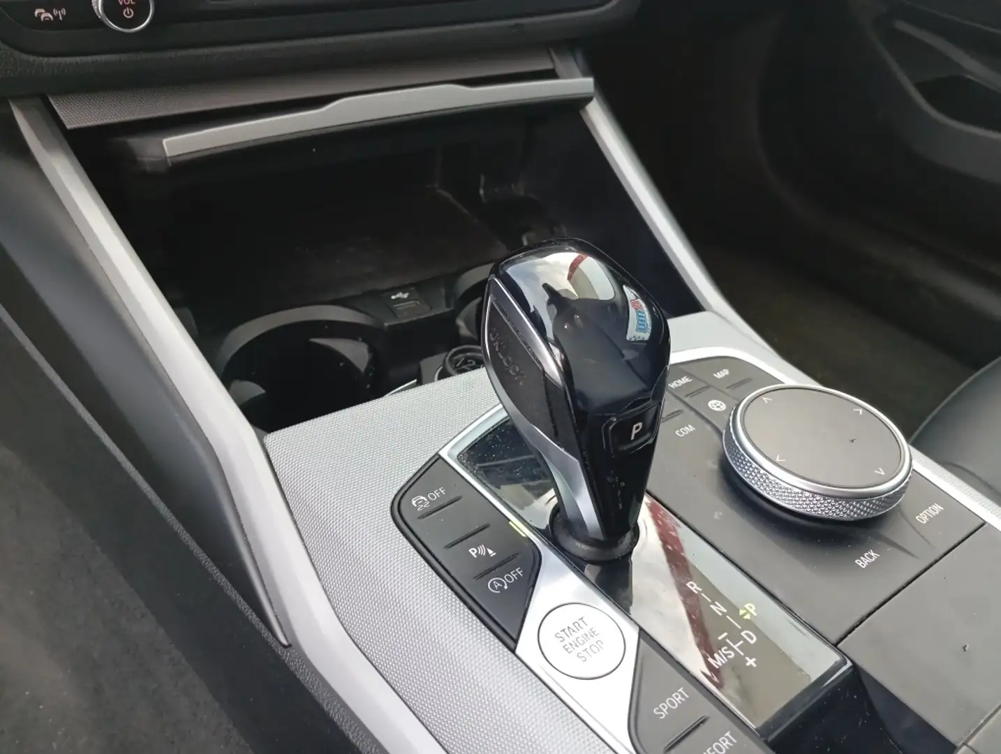 BMW 318 318d Touring (4.75) Grau - 2