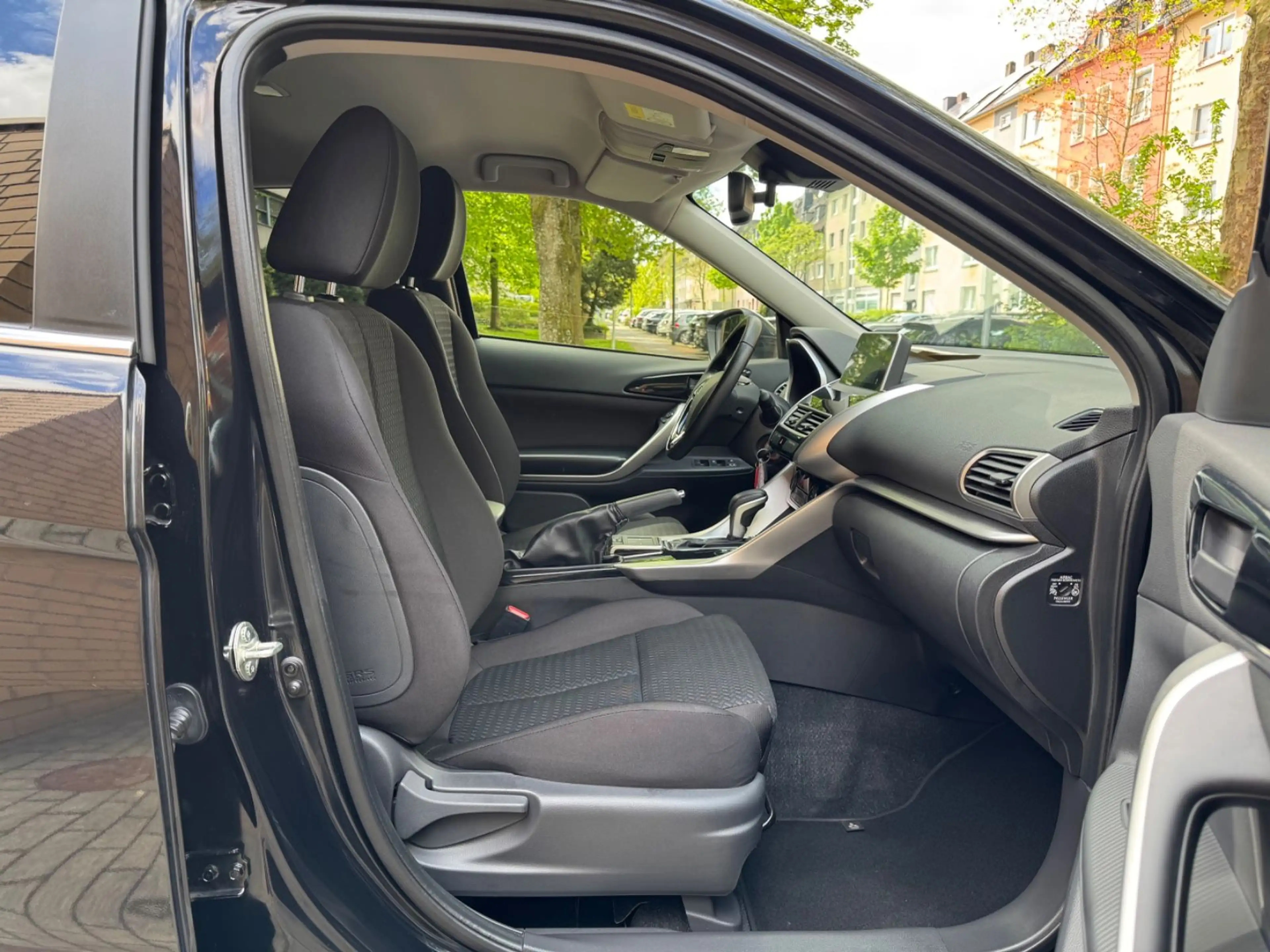 Mitsubishi Eclipse Cross DIAMANT EDITION 2WD/51TKM/1.HAND/G — photo 13