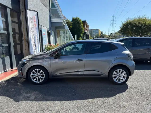 Renault Clio view 4