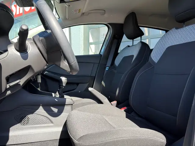 Renault Clio view 8
