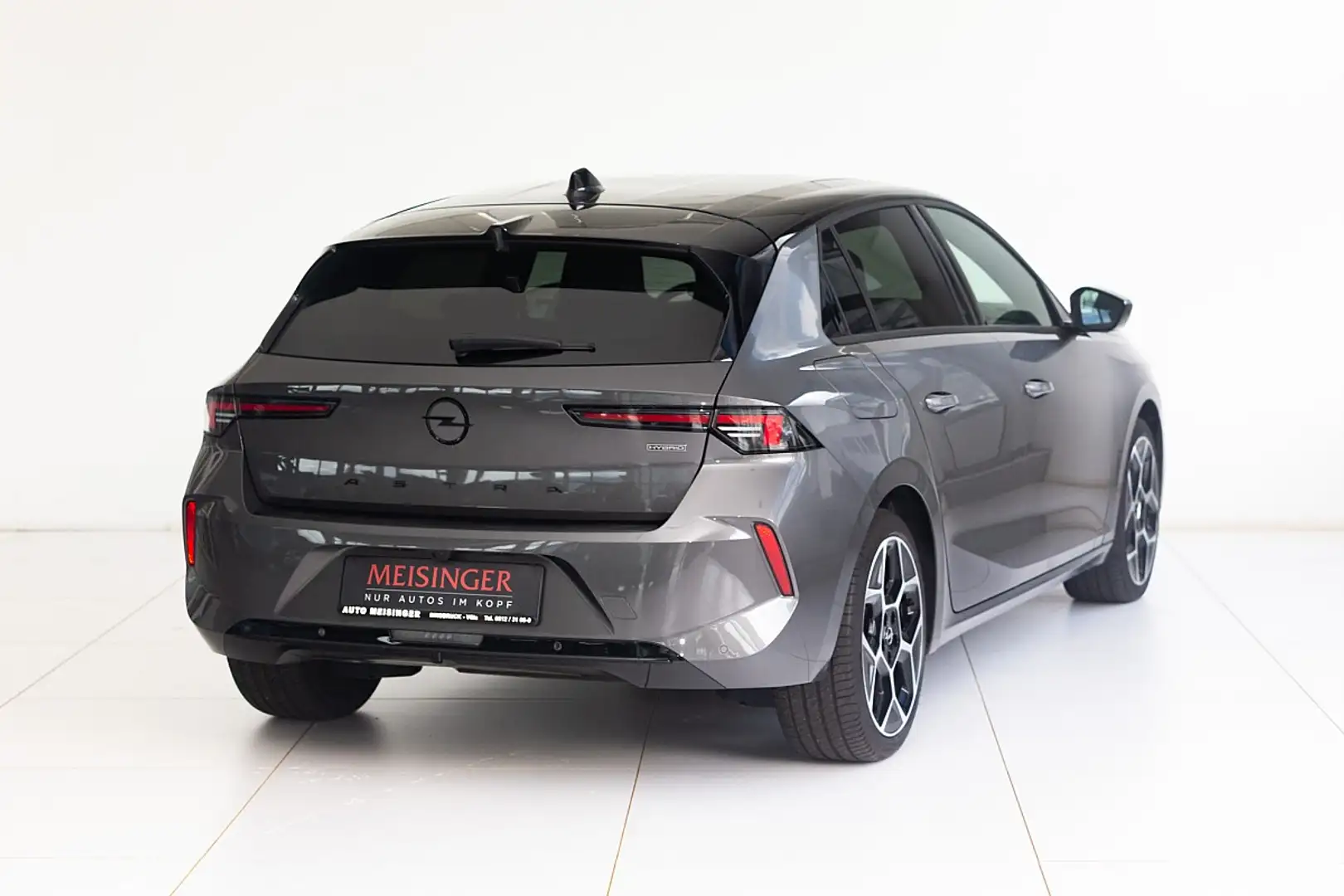 Opel Astra 1,6 Turbo PHEV GS Aut. Schwarz - 2