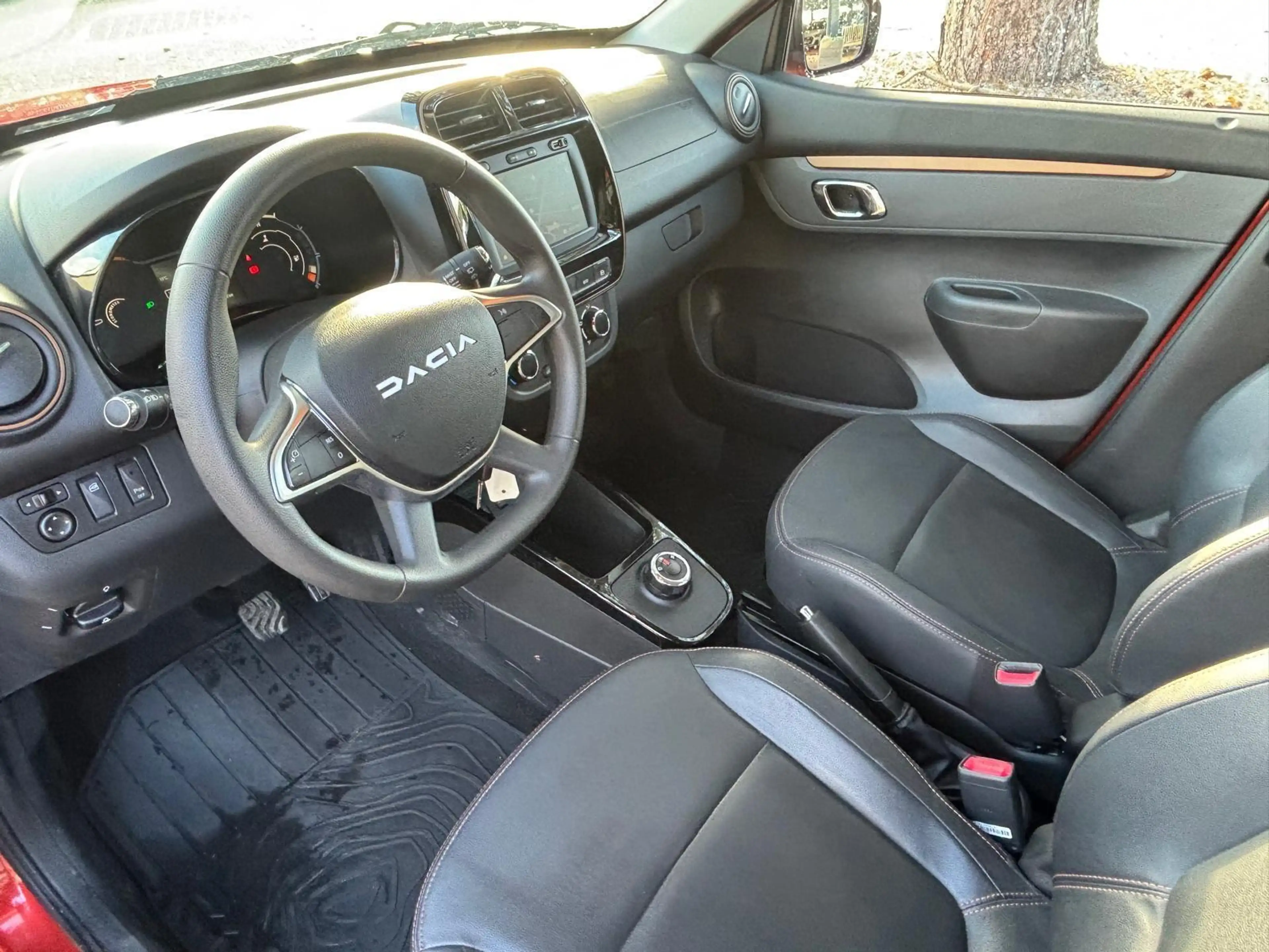Dacia Spring Extreme 27 kWh navi airco carplay camera — photo 5