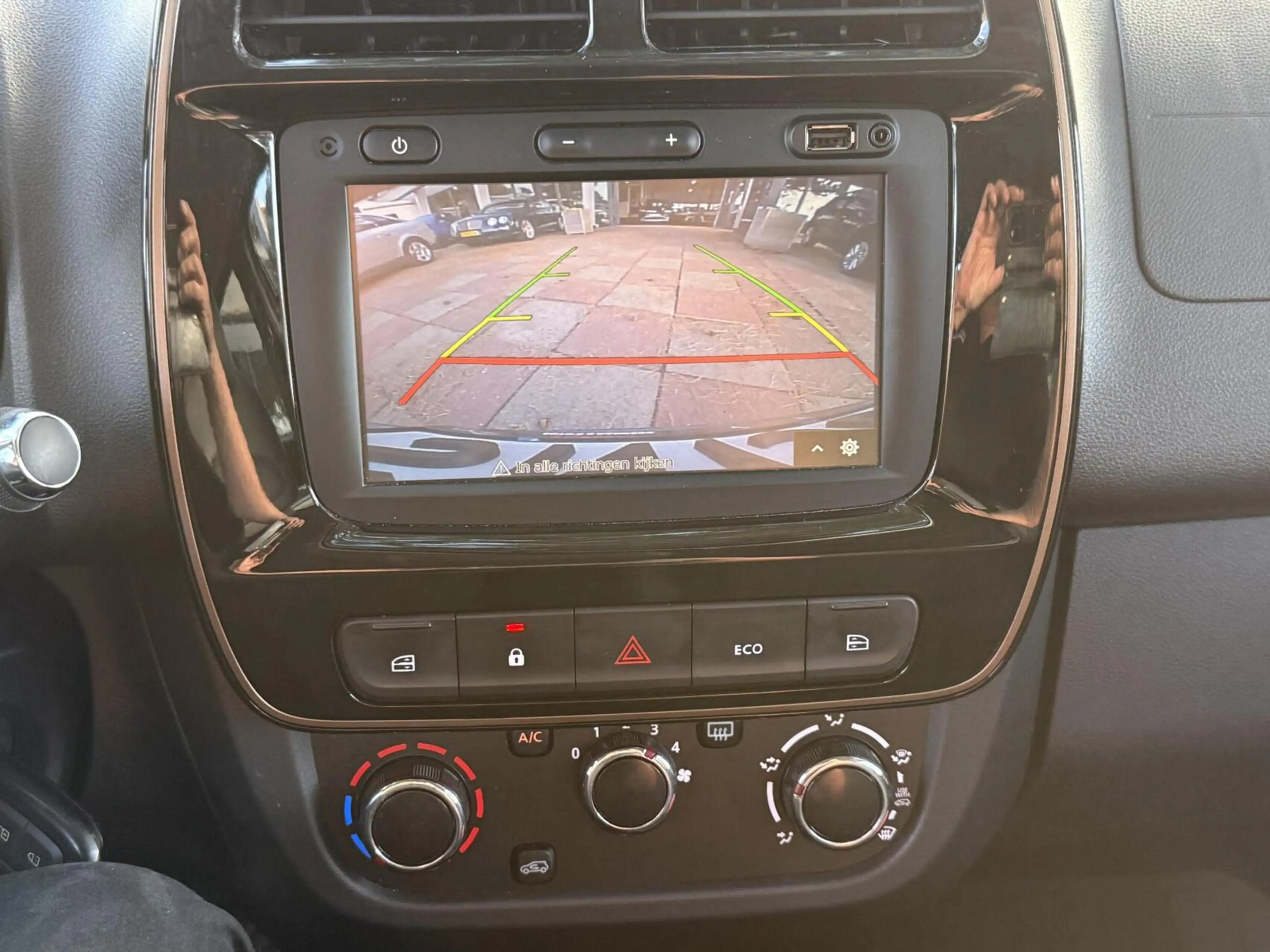 Dacia Spring Extreme 27 kWh navi airco carplay camera — photo 11