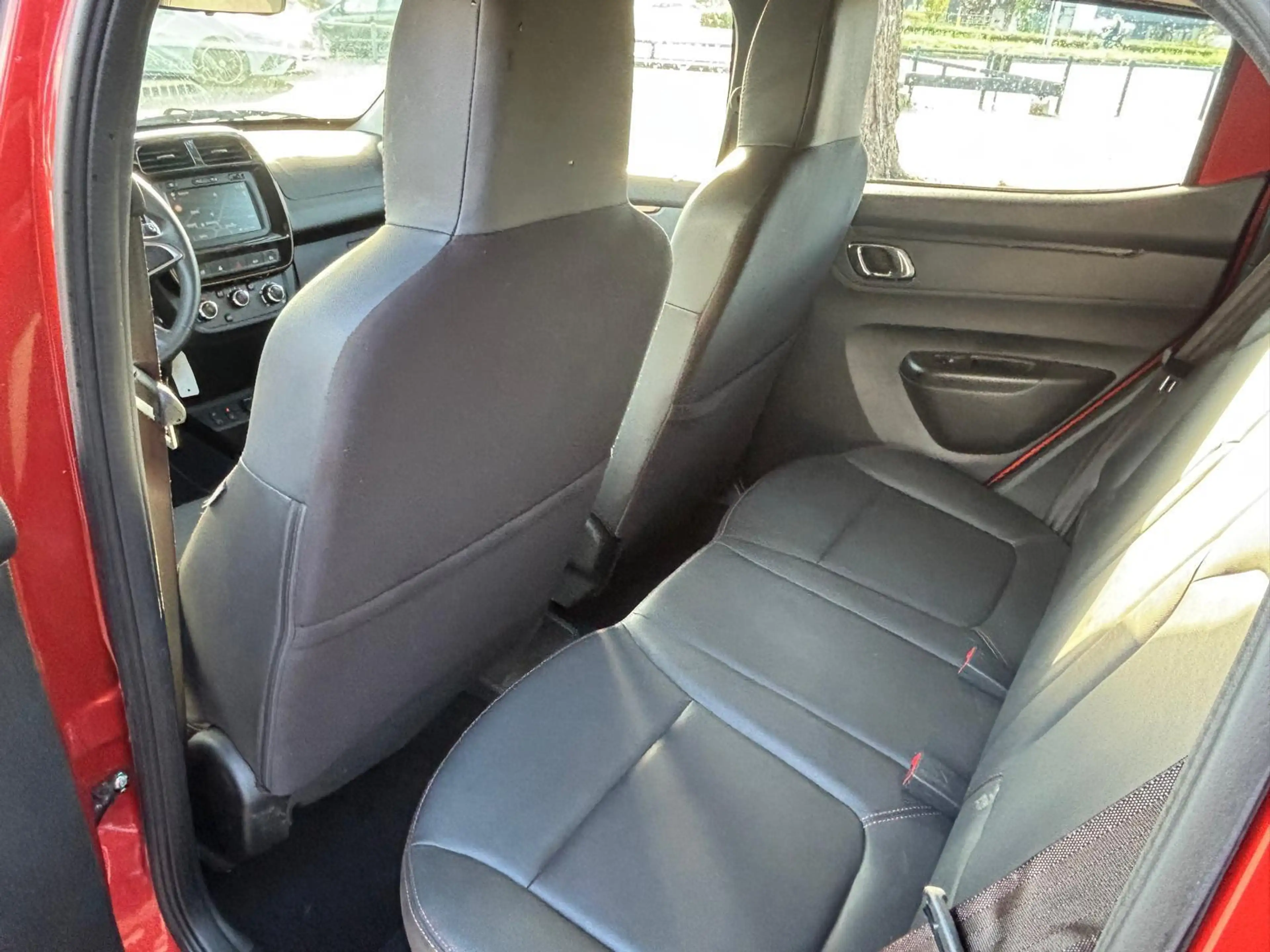 Dacia Spring Extreme 27 kWh navi airco carplay camera — photo 6