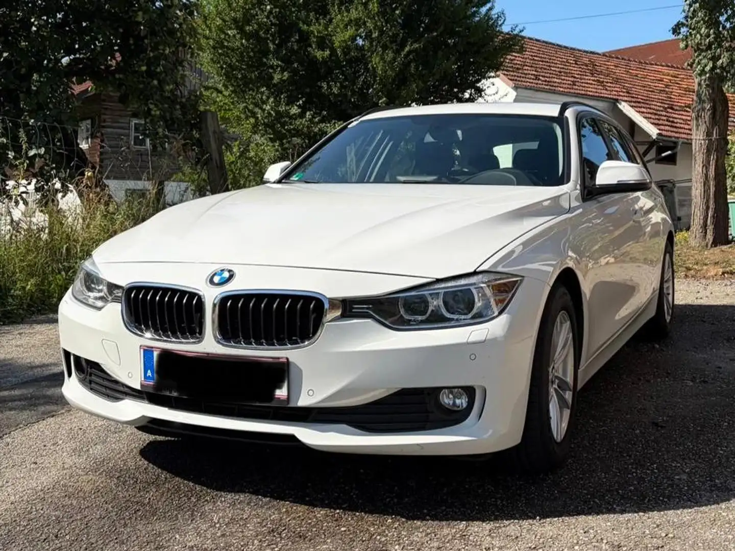 BMW 318 BMW 3er-Reihe 318d Touring Kombi Weiß - 2