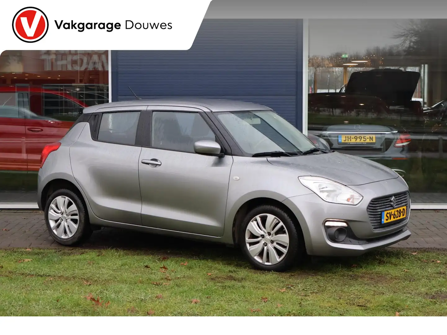 Suzuki Swift 1.2 Comfort | Cruise | 5drs. | Airco | Bluetooth Grijs - 1