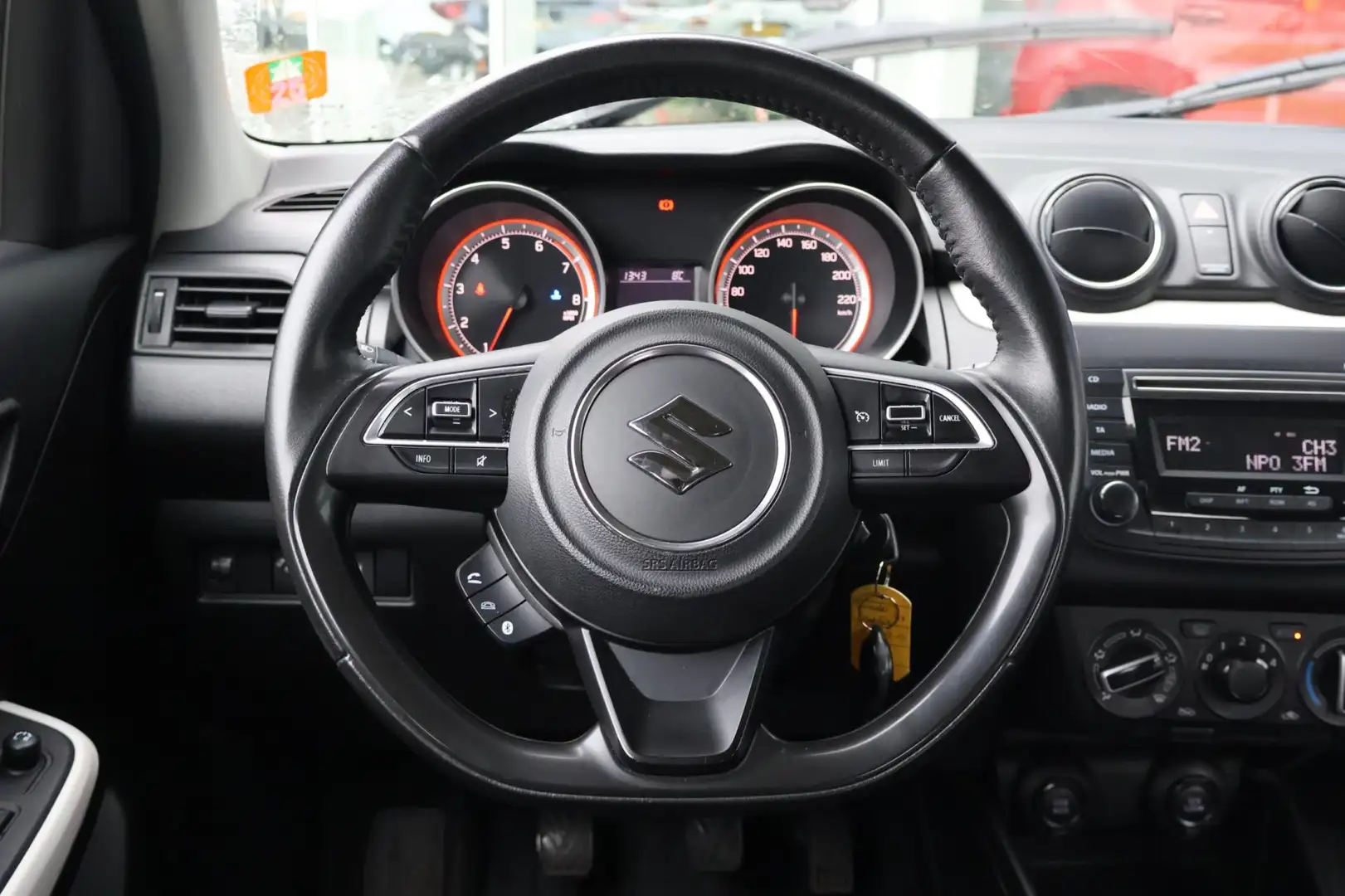 Suzuki Swift 1.2 Comfort | Cruise | 5drs. | Airco | Bluetooth Grijs - 2