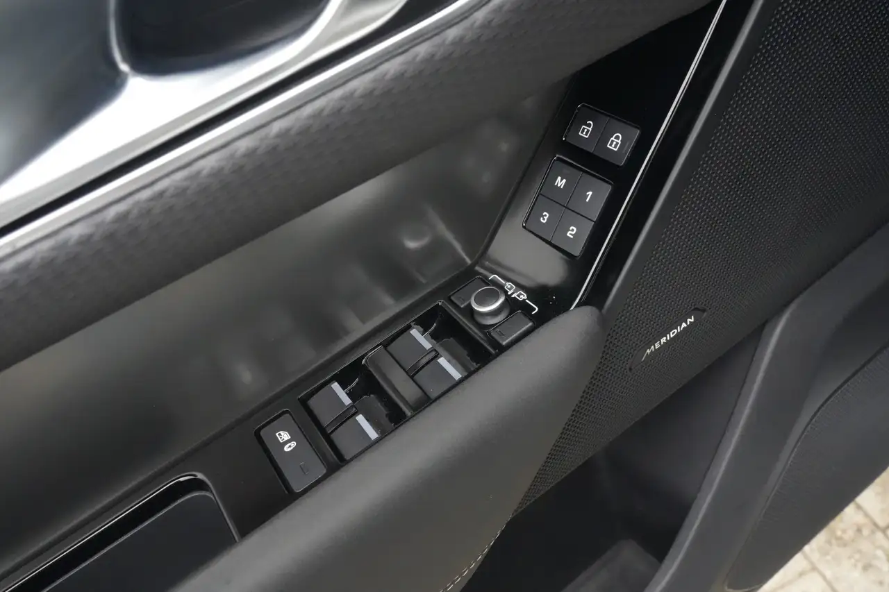 Land Rover Range Rover Velar 2.0 P400e AWD Dynamic SE PHEV 404 PK Pano, миниатюра 25