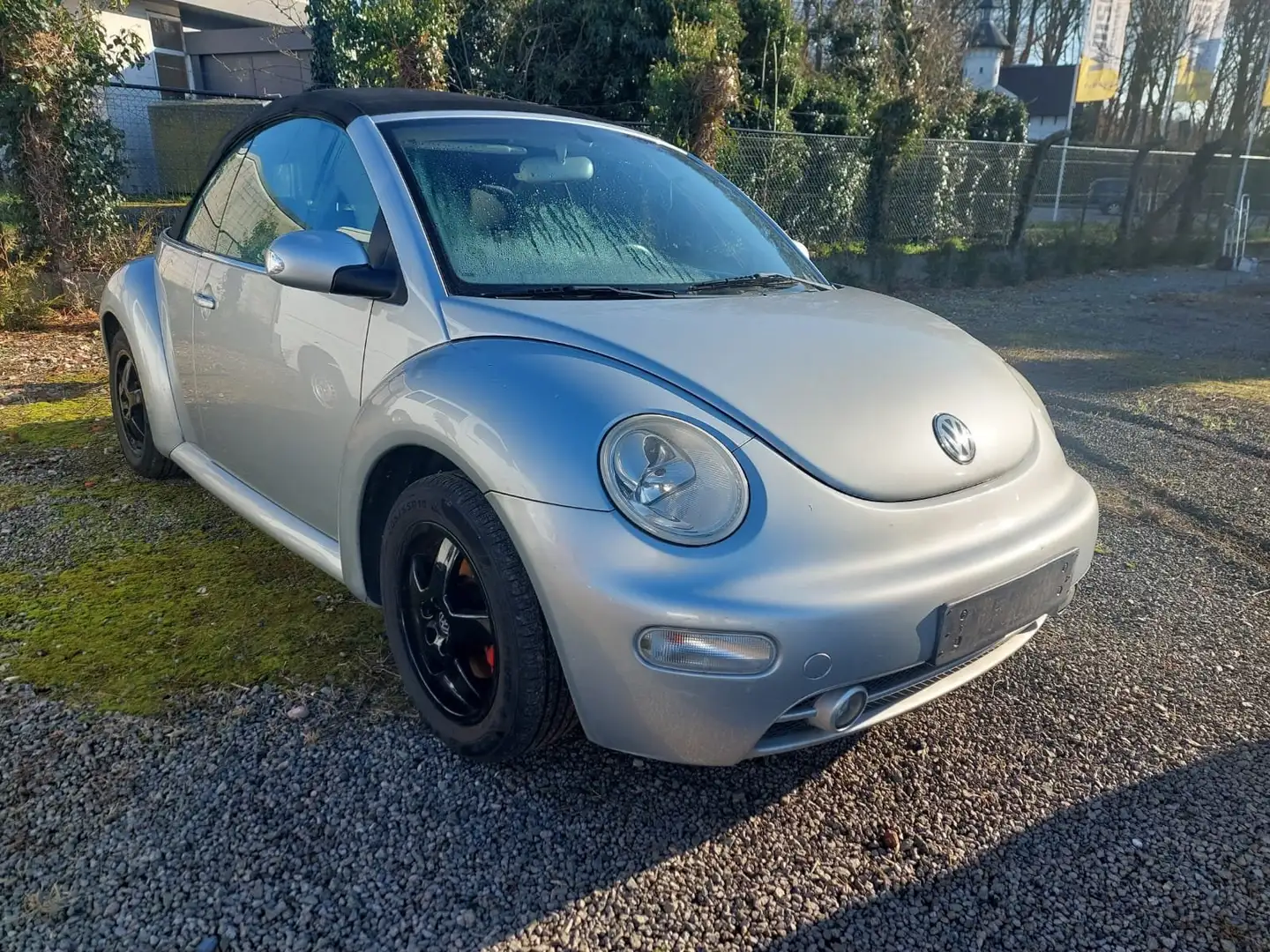 Volkswagen New Beetle Cabrio 2.0i Gris - 1