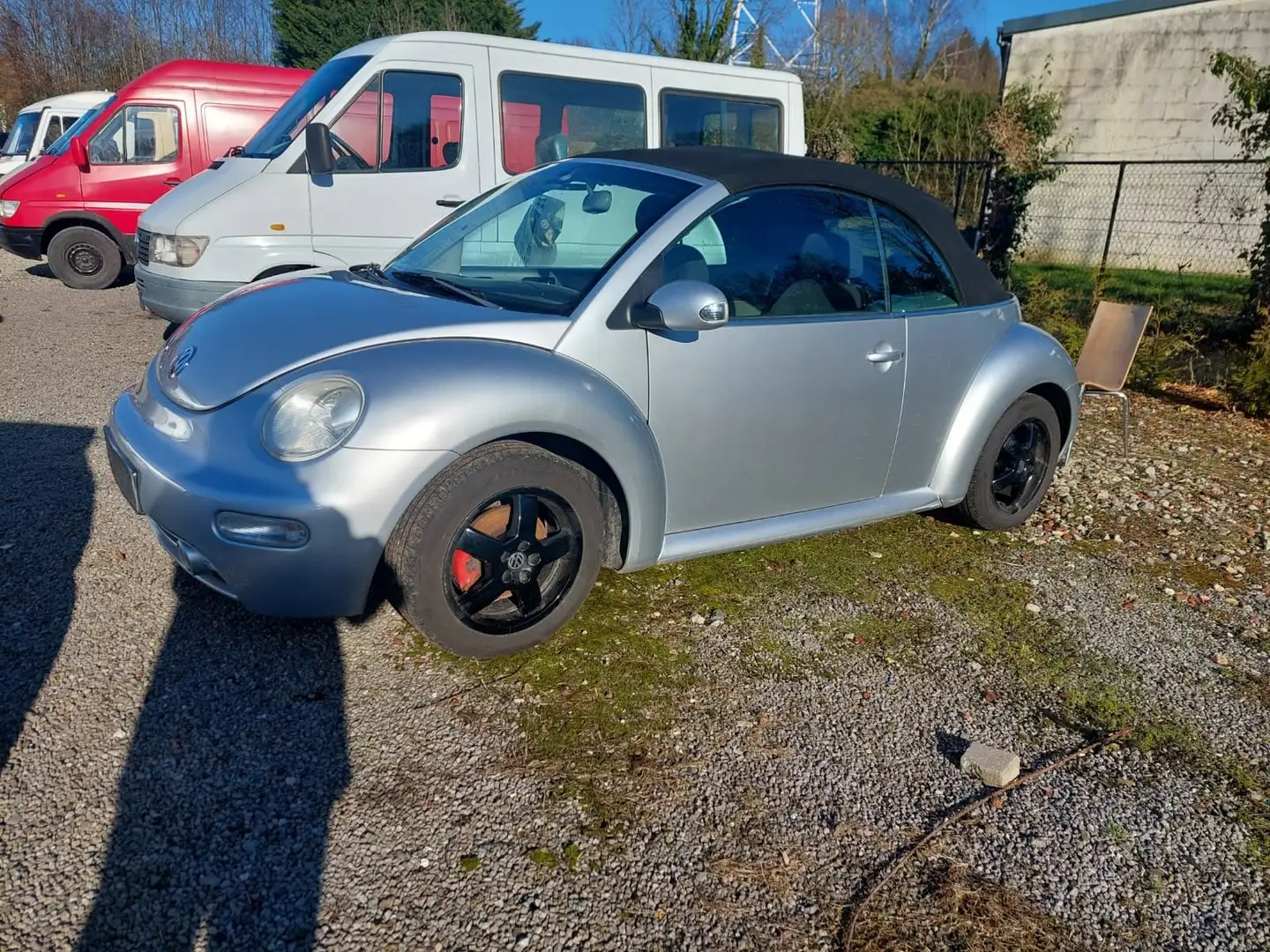 Volkswagen New Beetle Cabrio 2.0i Gris - 2