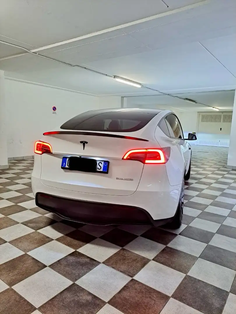 Tesla Model Y Performance Dual Motor awd Bianco - 2