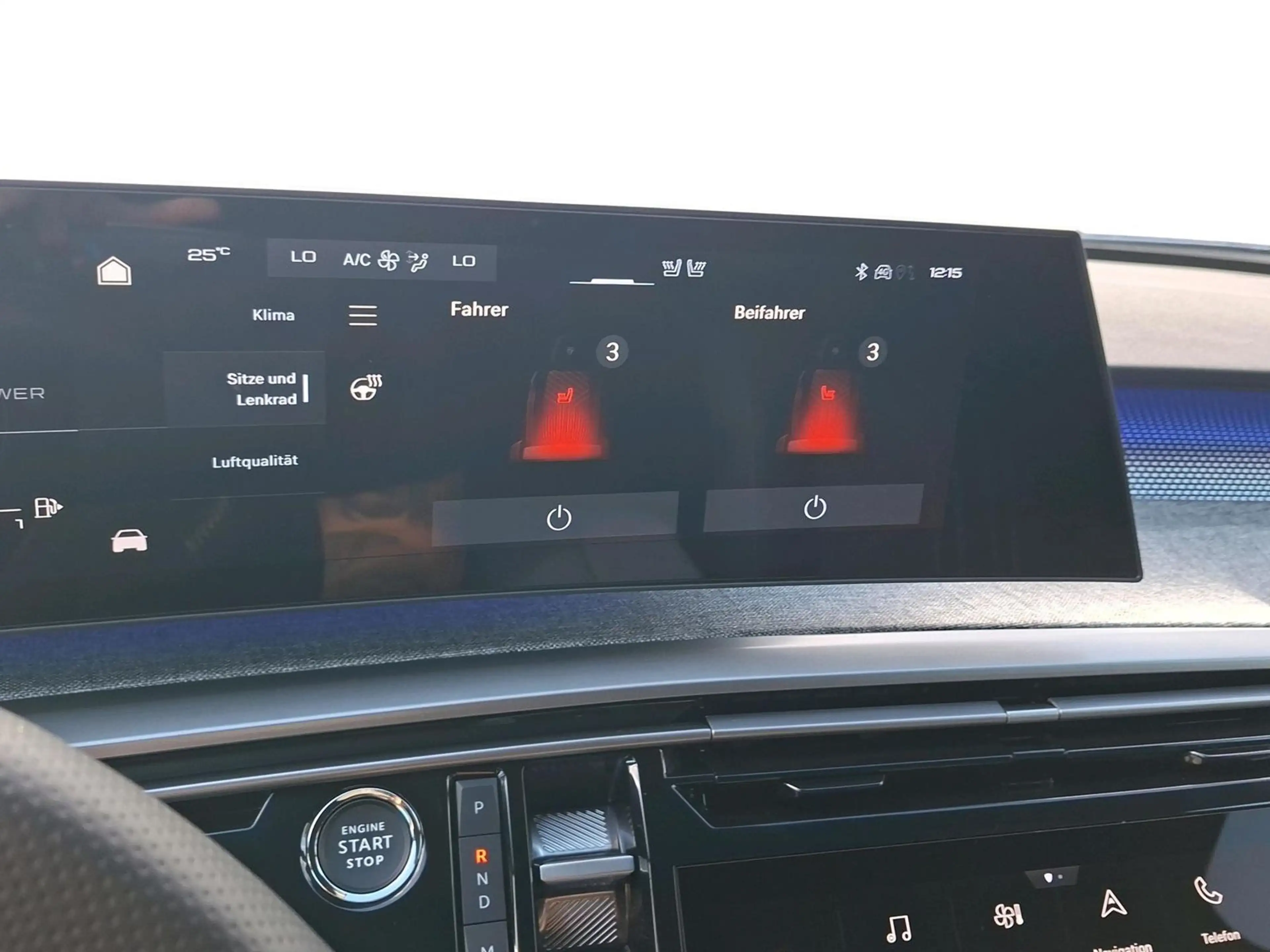 Peugeot 3008 GT Hybrid 145 e-DSC6 Kamera Navi SHZ — photo 15
