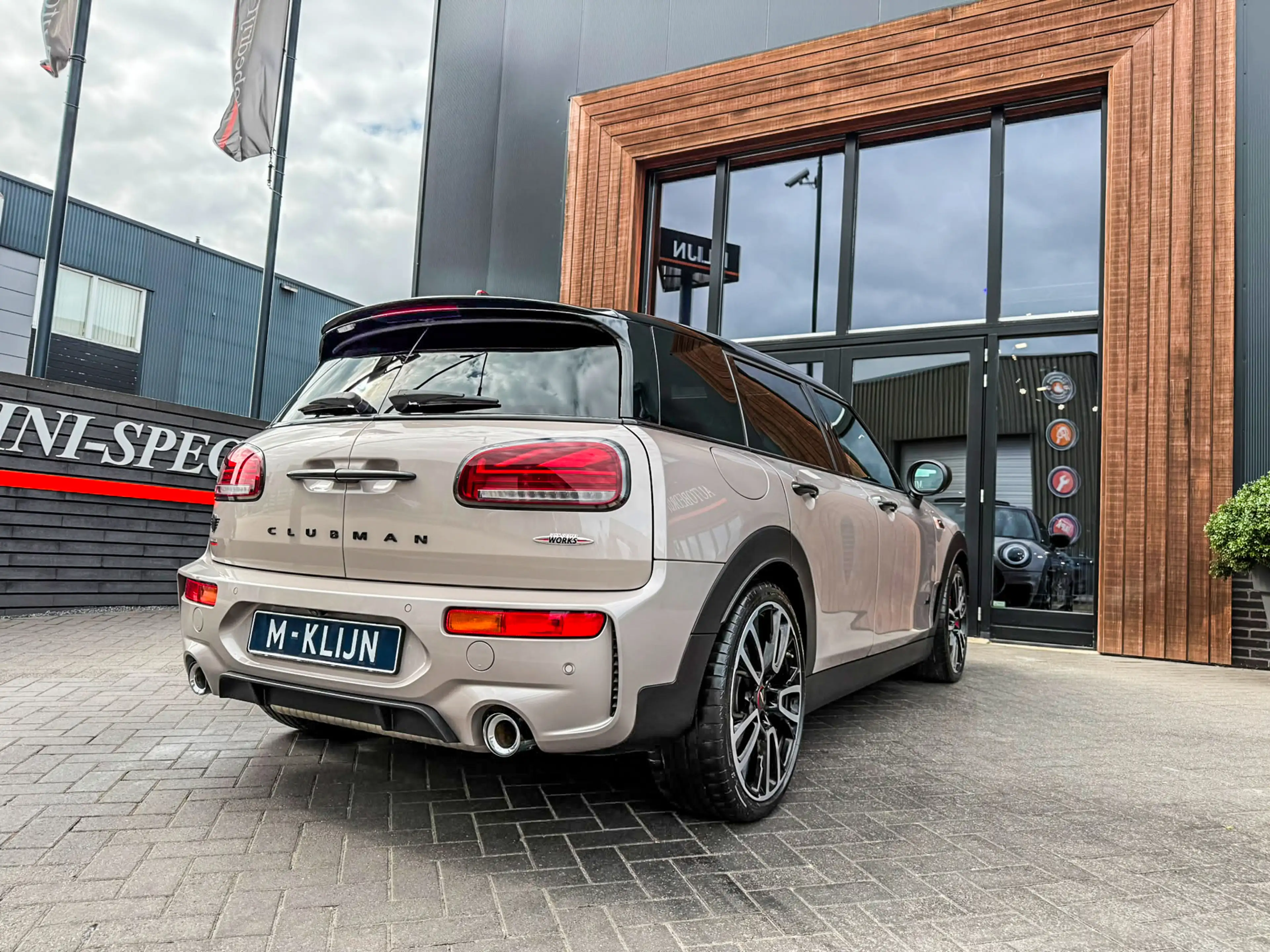 MINI John Cooper Works Clubman 2.0 JCW ALL4 F1 aut 306pk Rooftopgrey/Pano/Hk/Came — photo 7