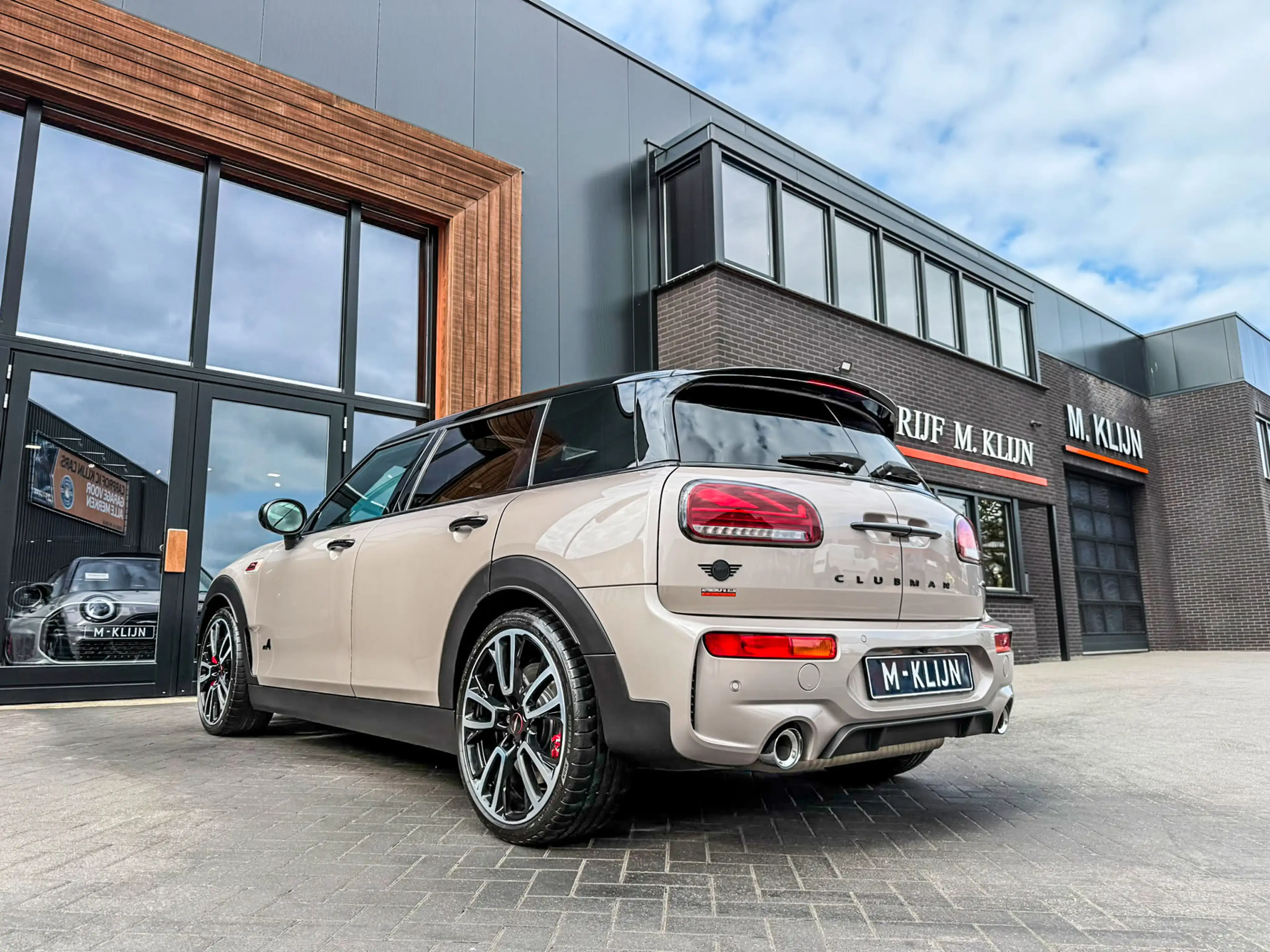 MINI John Cooper Works Clubman 2.0 JCW ALL4 F1 aut 306pk Rooftopgrey/Pano/Hk/Came — photo 9