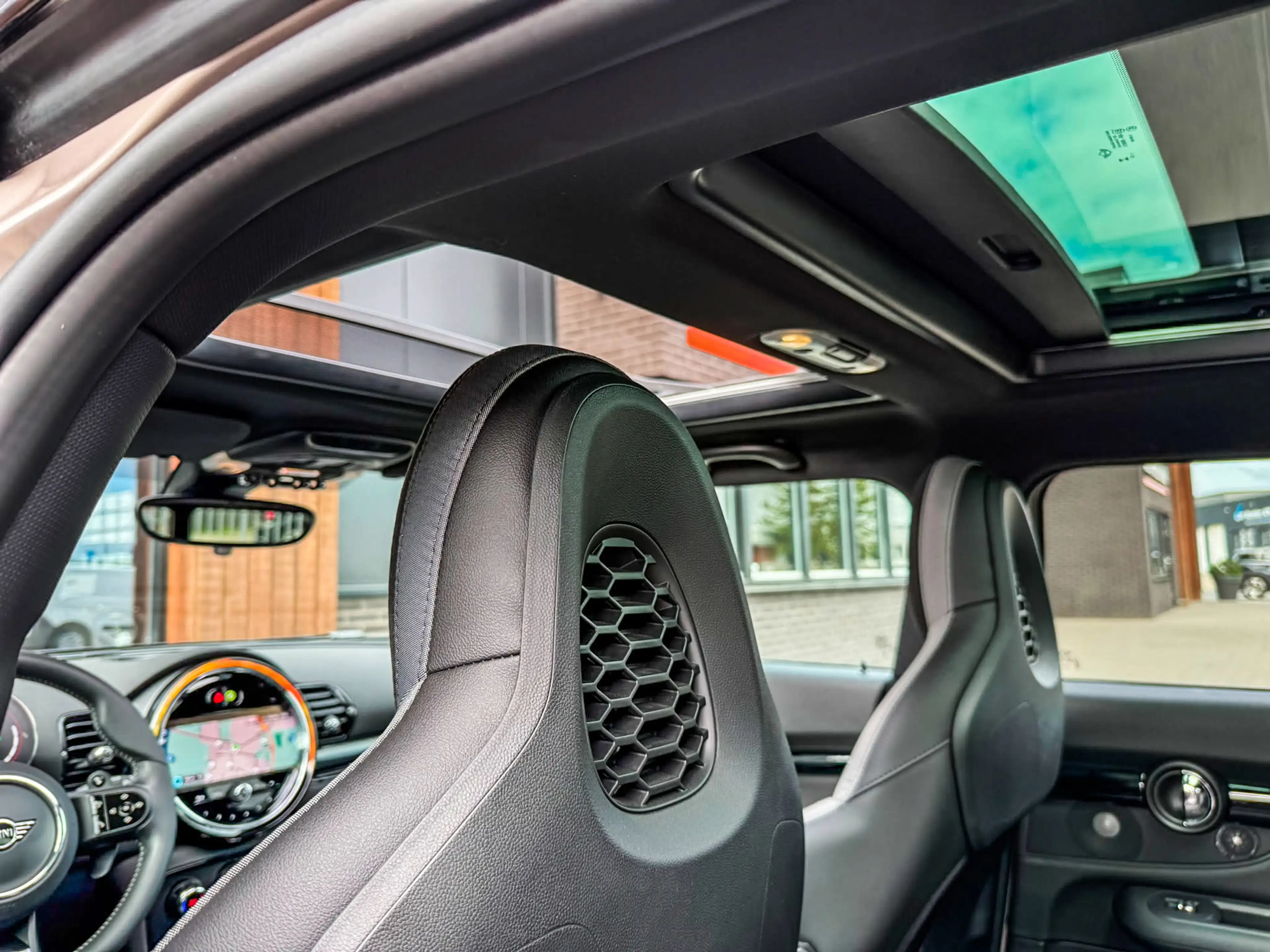 MINI John Cooper Works Clubman 2.0 JCW ALL4 F1 aut 306pk Rooftopgrey/Pano/Hk/Came — photo 8