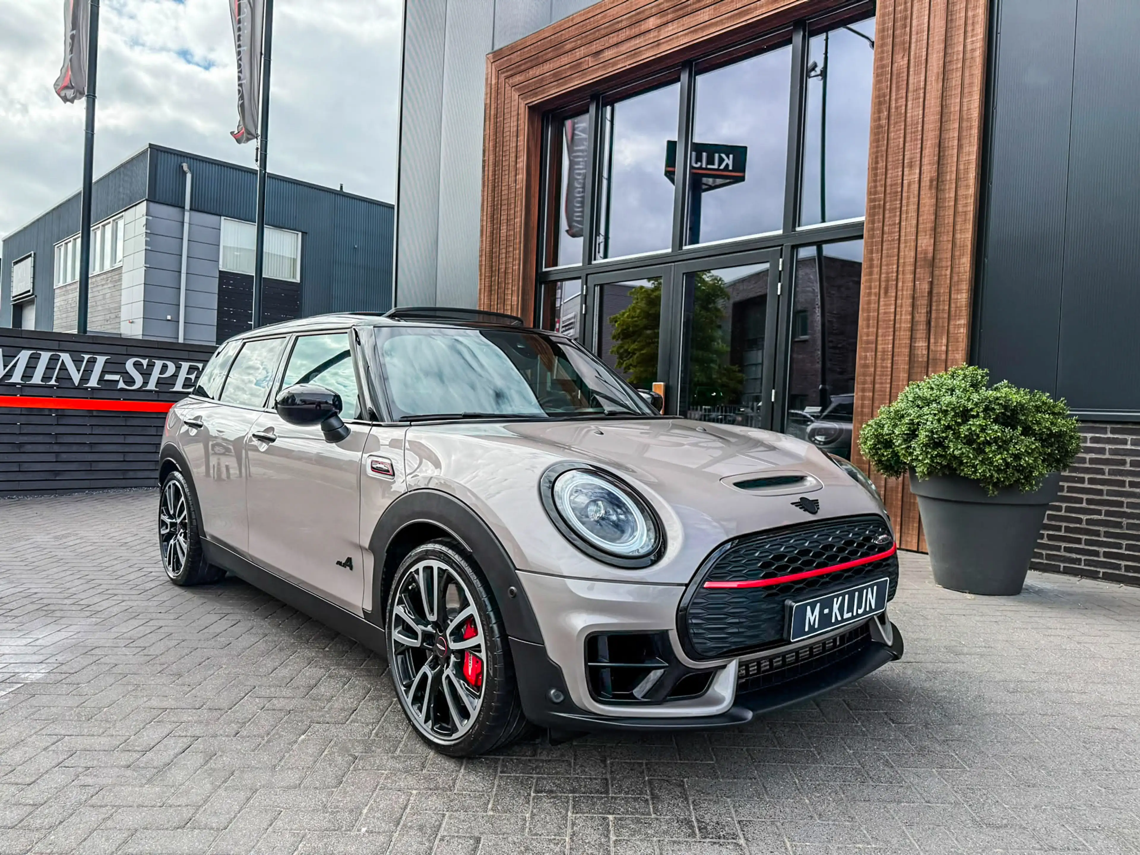 MINI John Cooper Works Clubman 2.0 JCW ALL4 F1 aut 306pk Rooftopgrey/Pano/Hk/Came — photo 11