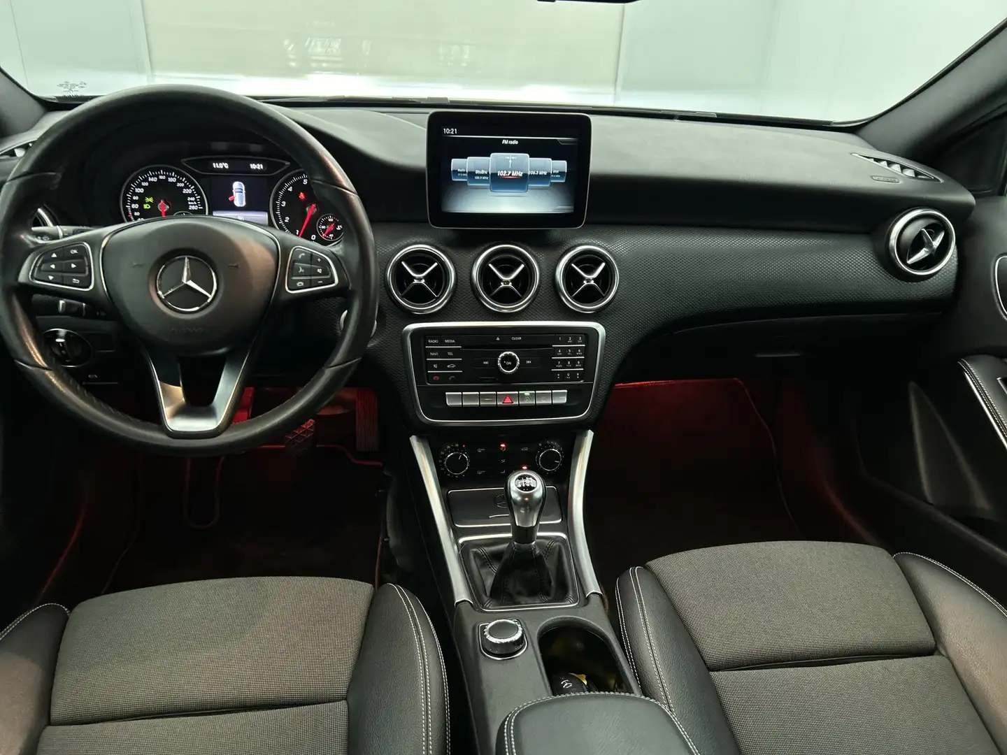 Mercedes-Benz A 160 Ambition | CARPLAY | NL-Auto | NAVI | AIRCO | Crui Noir - 2