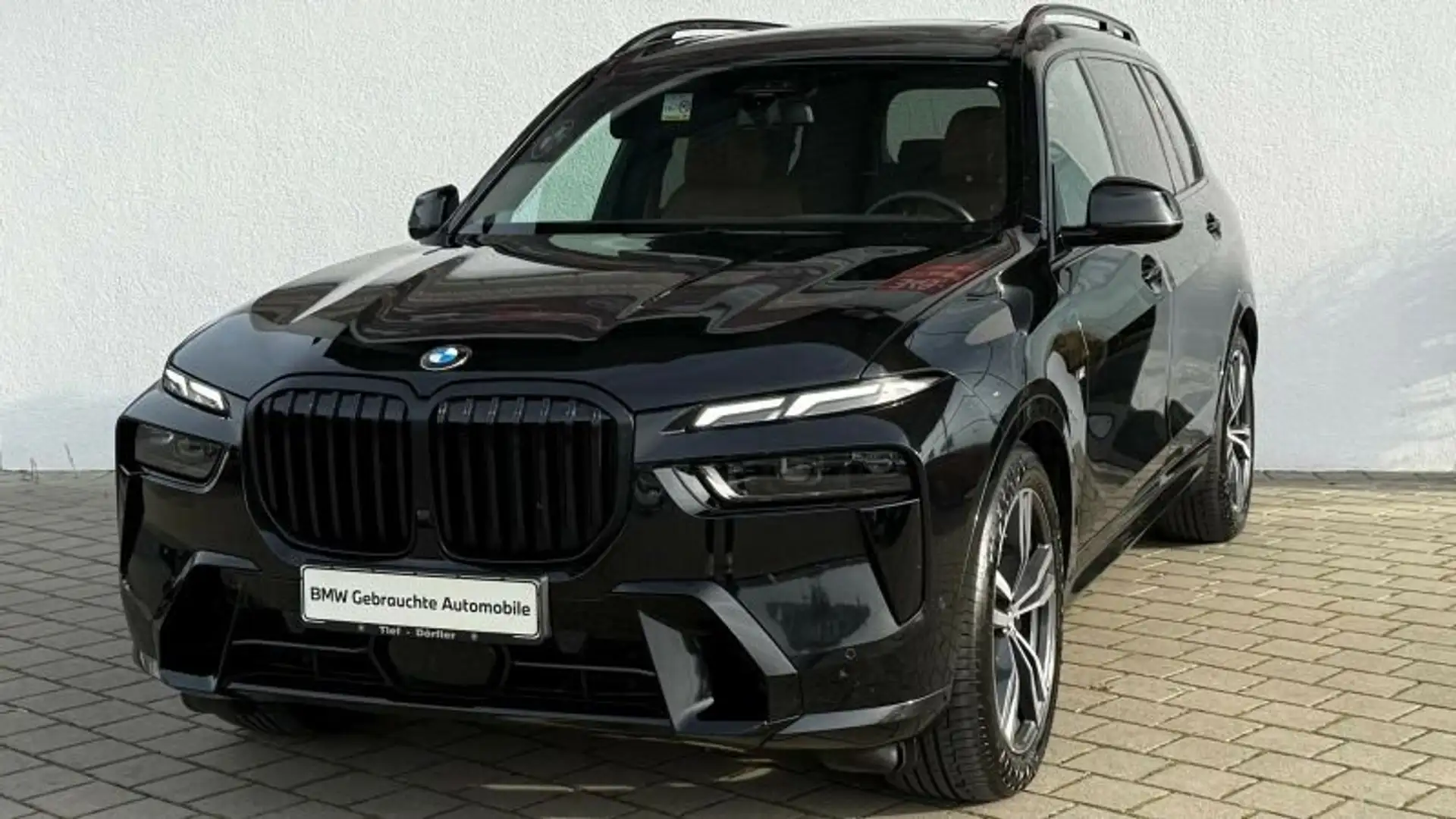 BMW X7 xDrive40d SAG M Sport AHK/SHZ/MASS/PanoSky Schwarz - 2