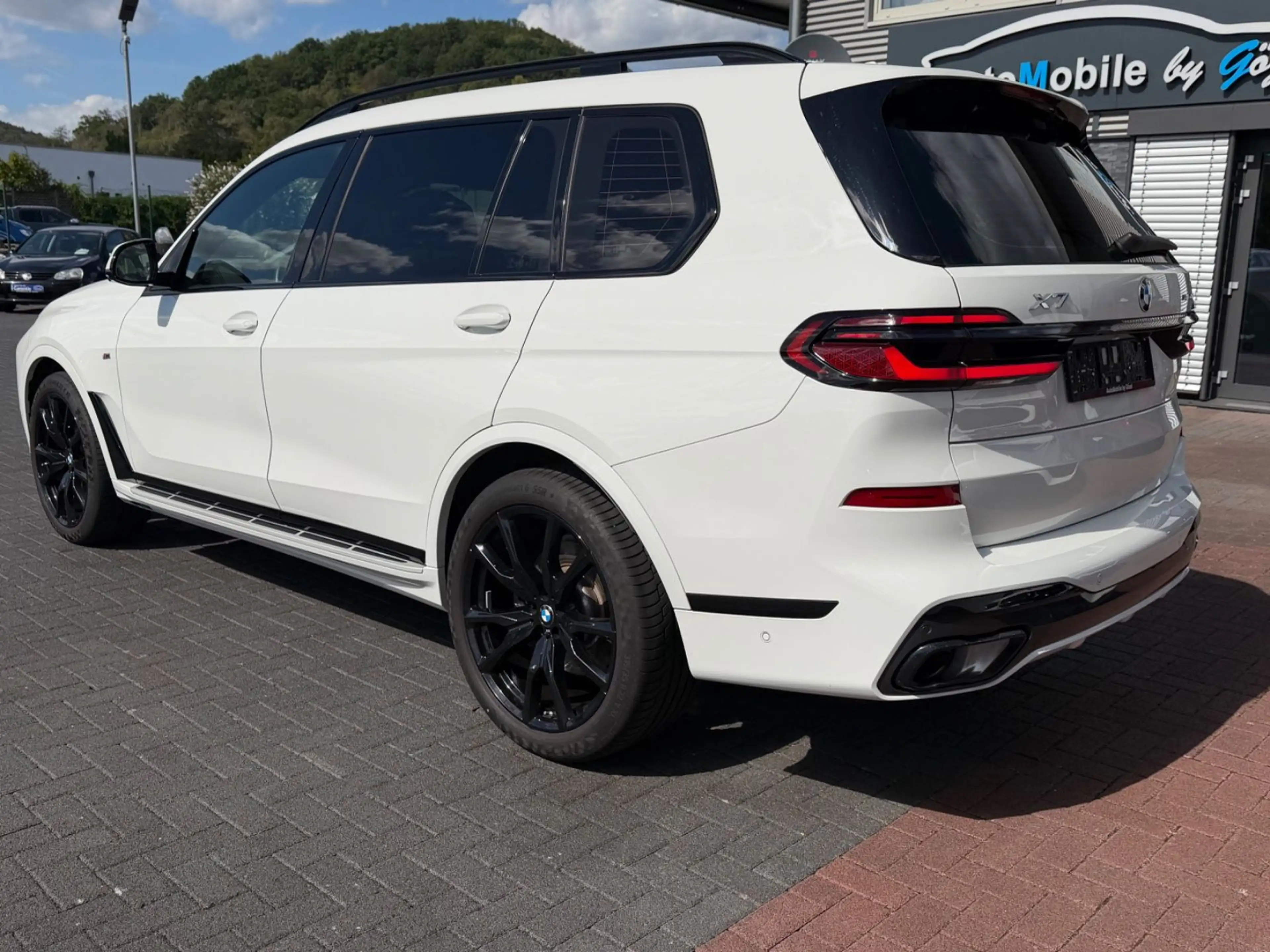 BMW X7 xDrive 40 d M Sport *1.Hand *Sky *Pano *7Sitz — photo 3