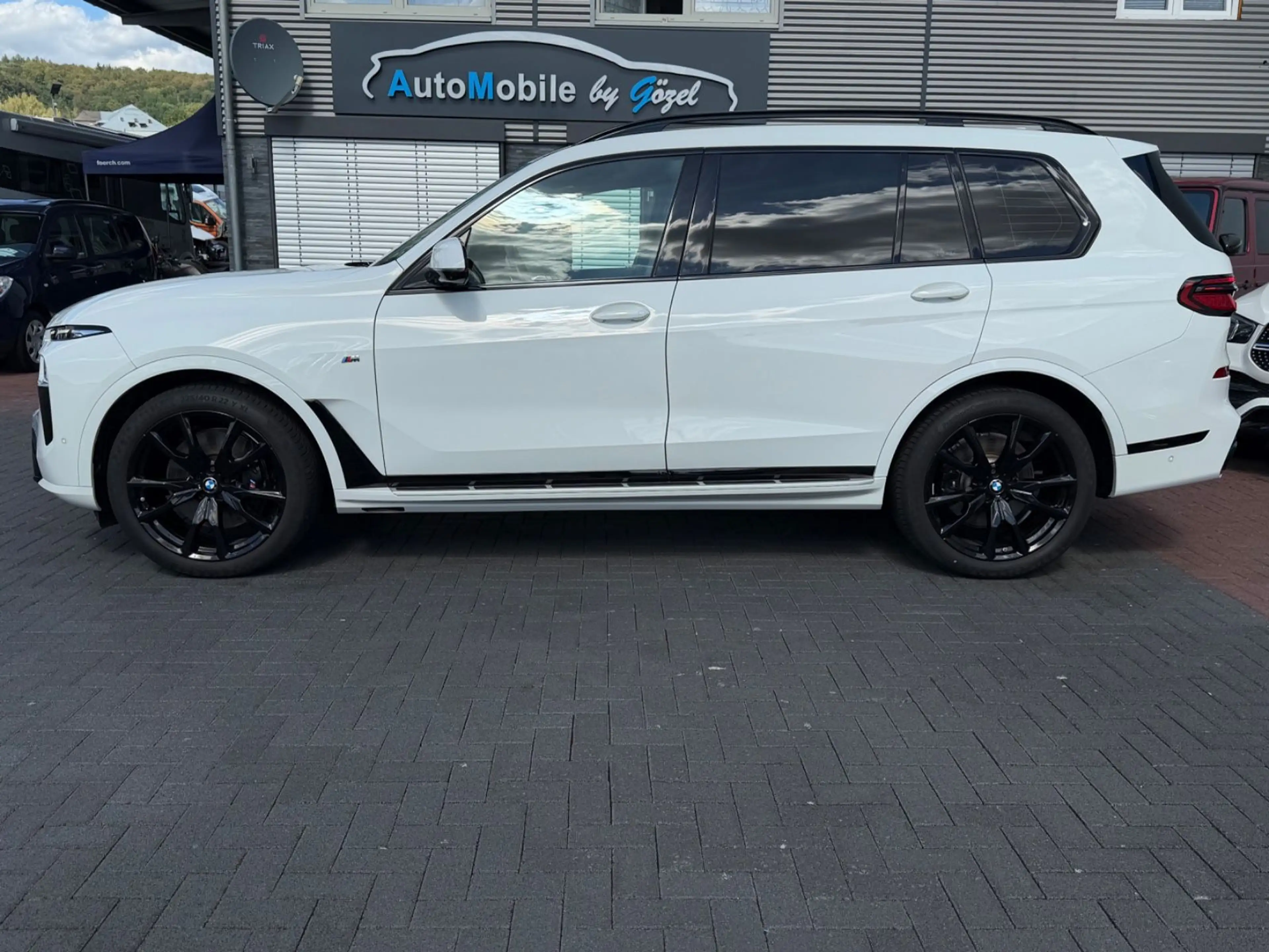 BMW X7 xDrive 40 d M Sport *1.Hand *Sky *Pano *7Sitz — photo 2