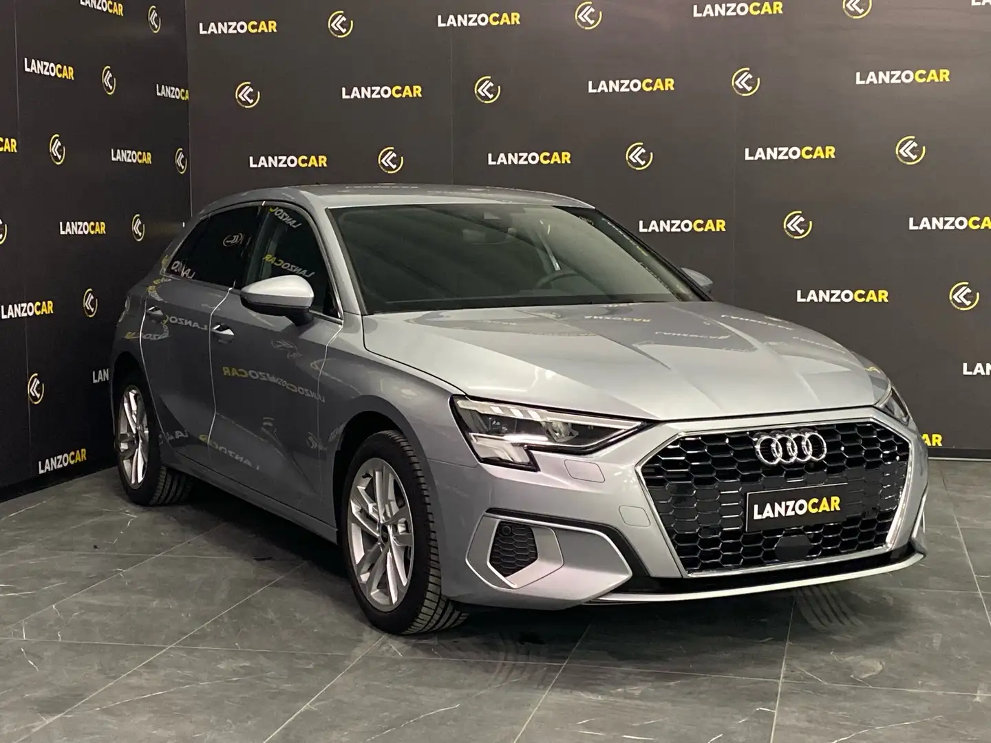 Audi A3 *SPORTBACK 35*IBRIDA*KM ZERO*LIST PRICE €42800* Zwart - 2