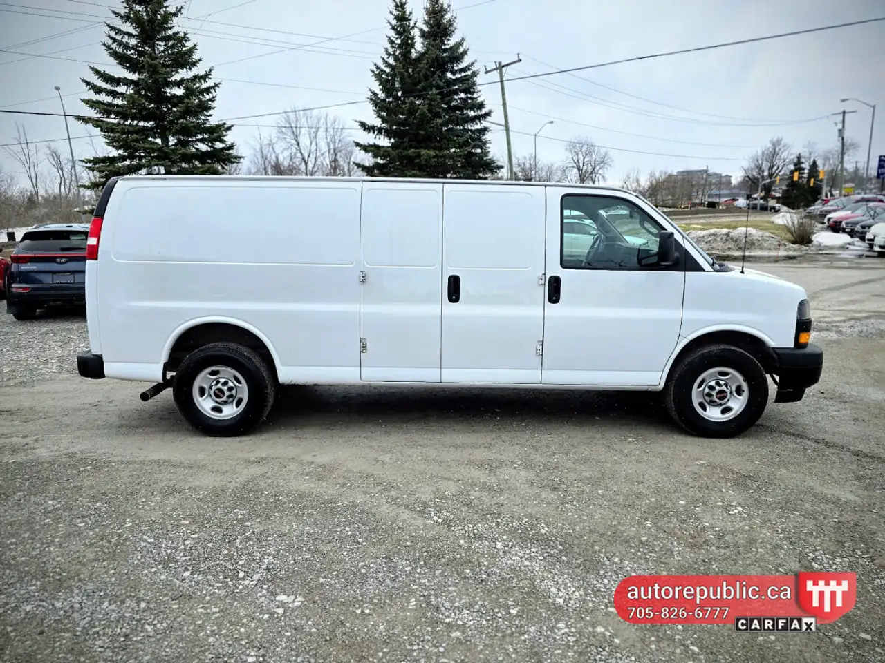 GMC Savana снимка GMC Savana
