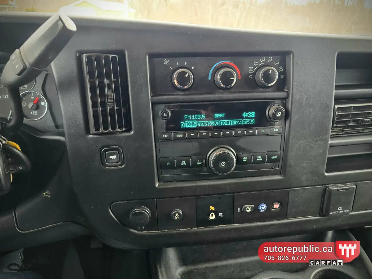 GMC Savana снимка GMC Savana