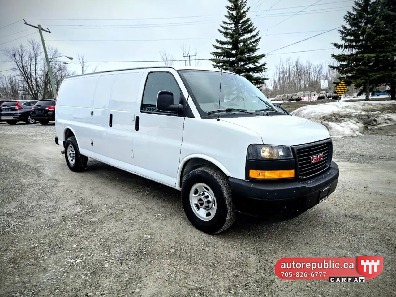 GMC Savana снимка GMC Savana