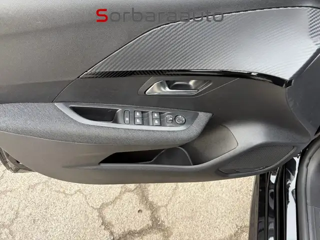 Peugeot 208 view 13