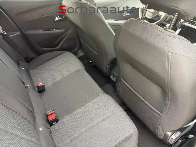 Peugeot 208 view 8