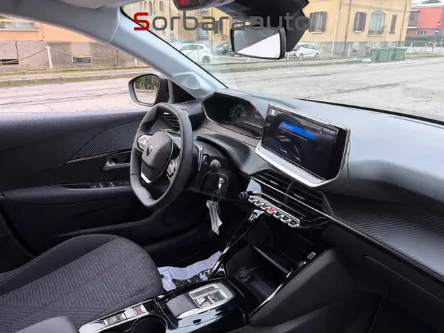 Peugeot 208 view 9