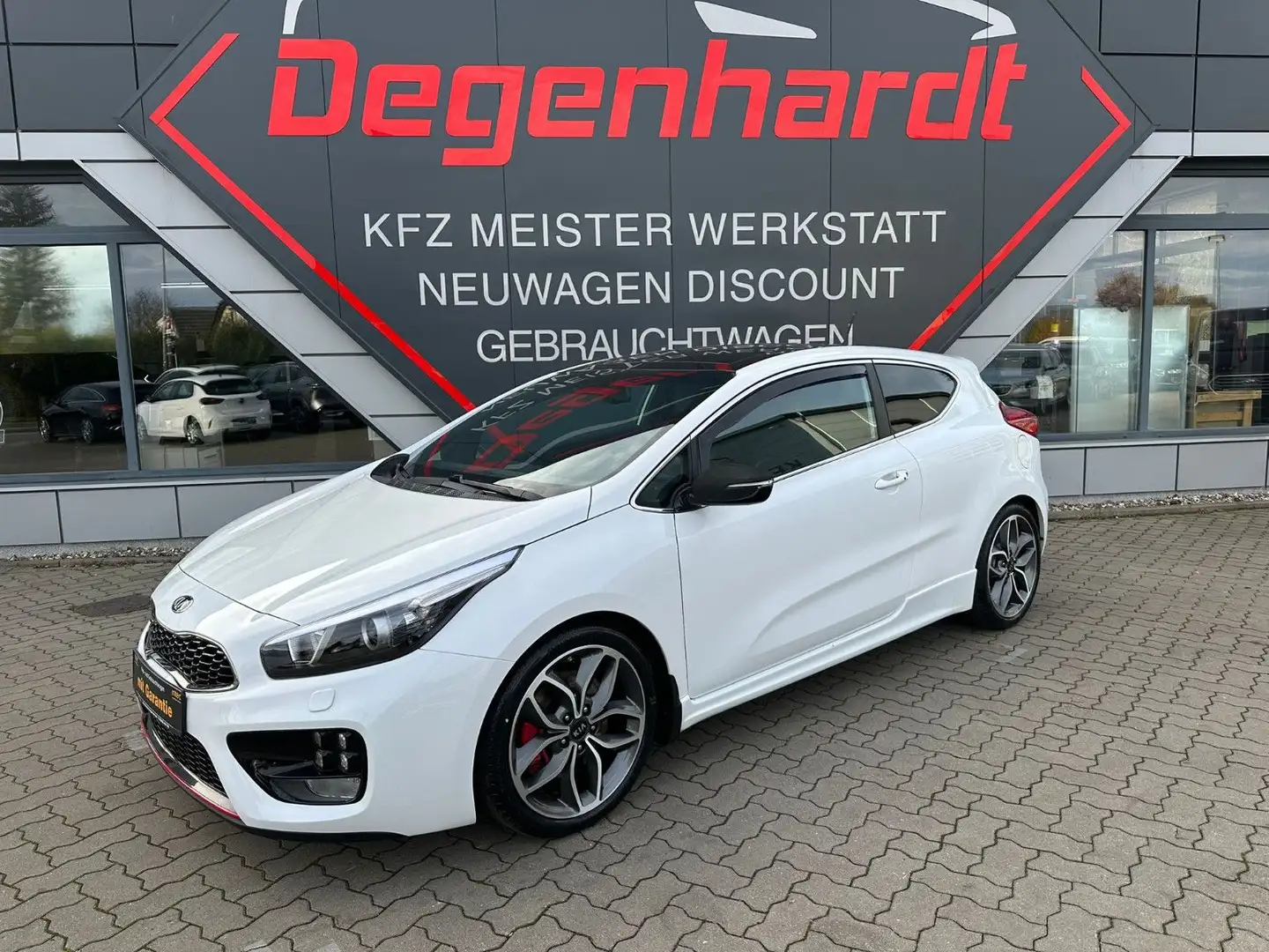 Kia Ceed / cee'd ProCeed 1.6T GDi GT-Track NAV KAMERA Weiß - 1