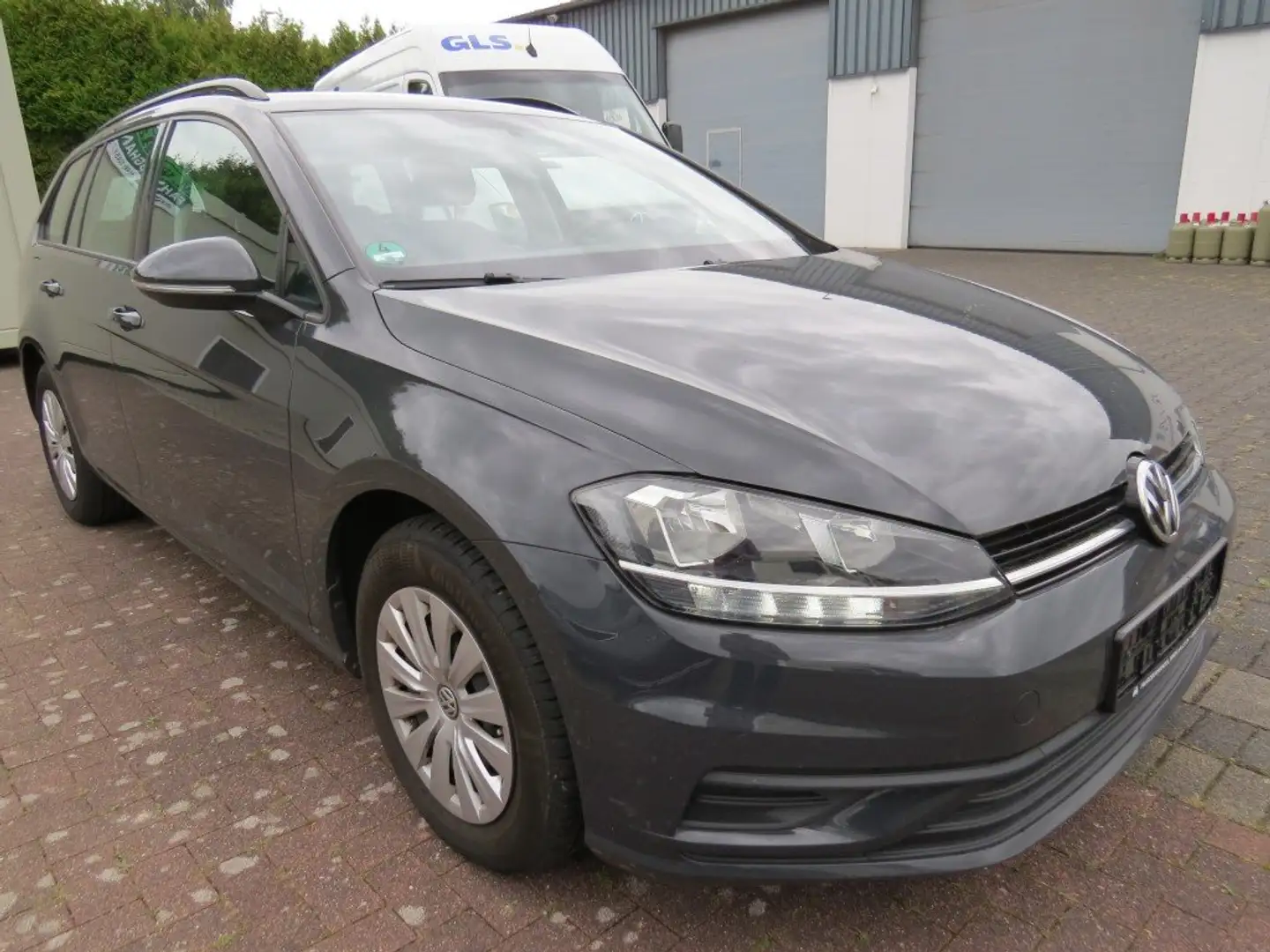 Volkswagen Golf Variant Golf Variant 1.6 TDI Trendline E 6d-Temp Grau - 1