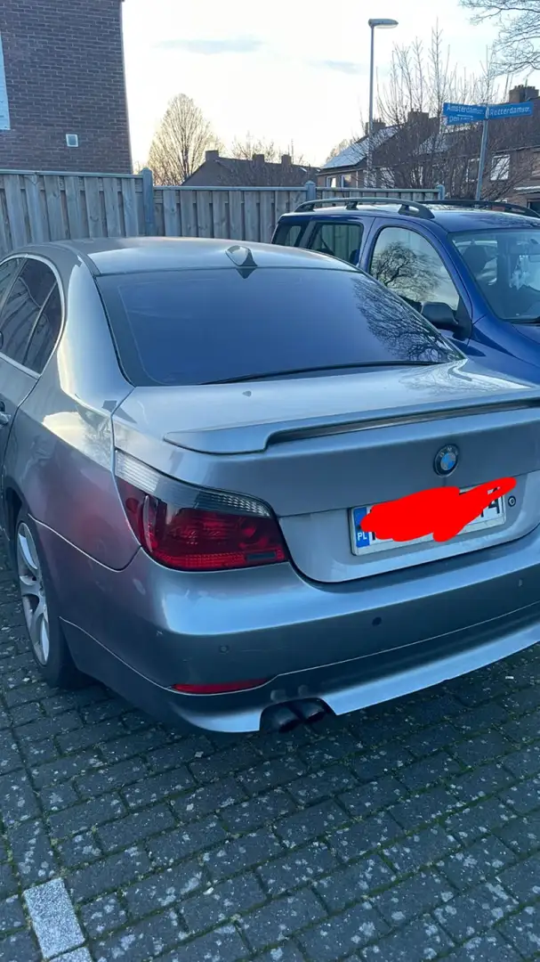 BMW 530 Grey - 2