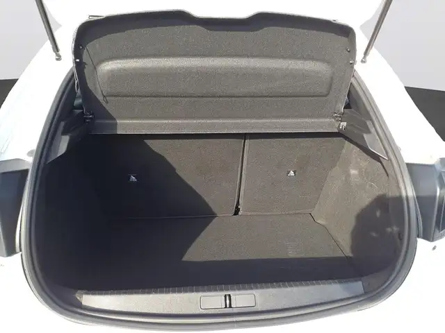 Peugeot 208 view 7