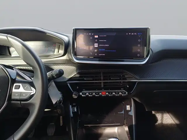 Peugeot 208 view 12