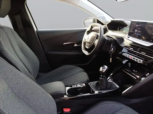 Peugeot 208 view 11