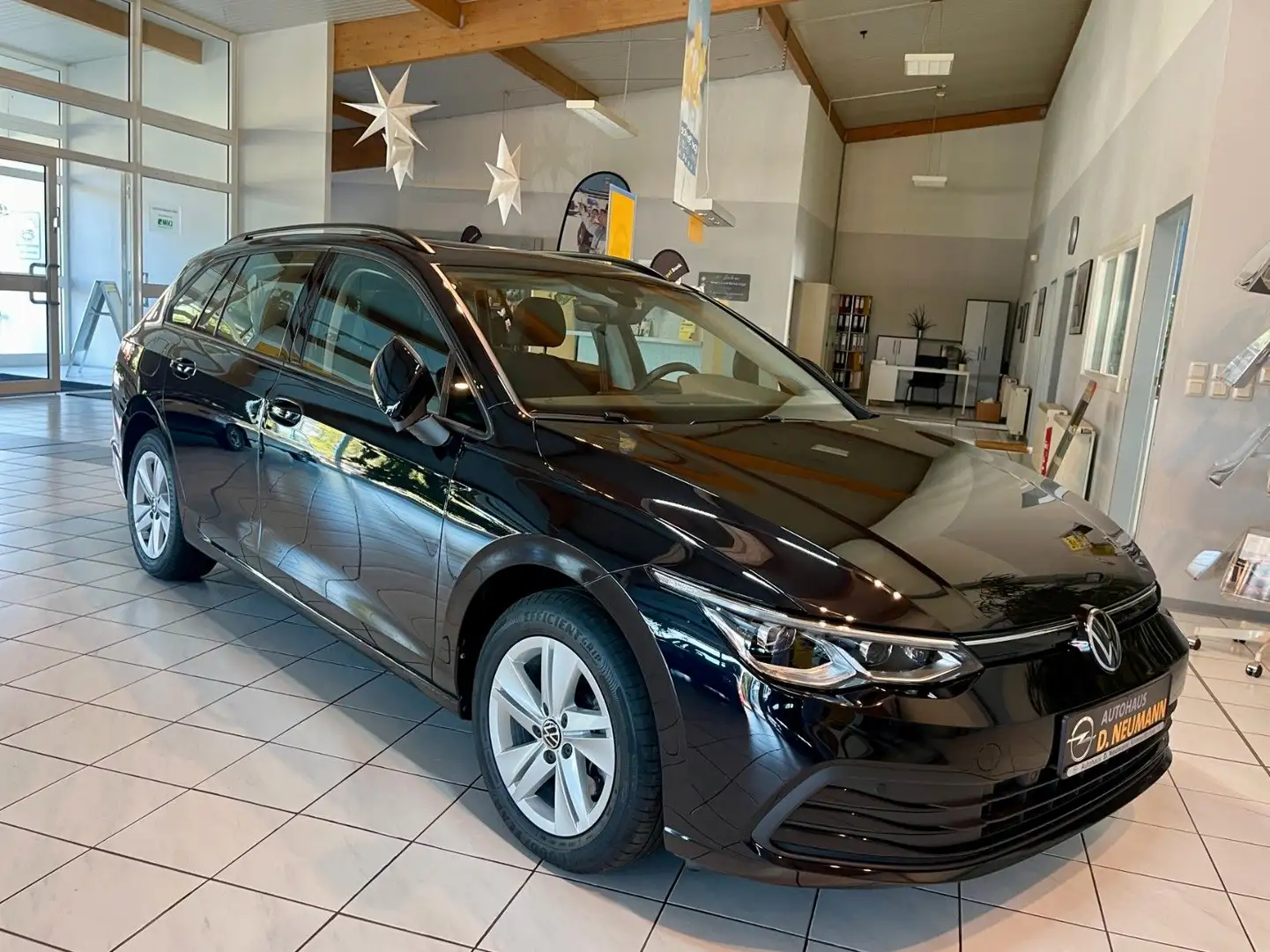 Volkswagen Golf VIII Variant"Life"LED*Kamera*Navi*Massage*8 Noir - 1